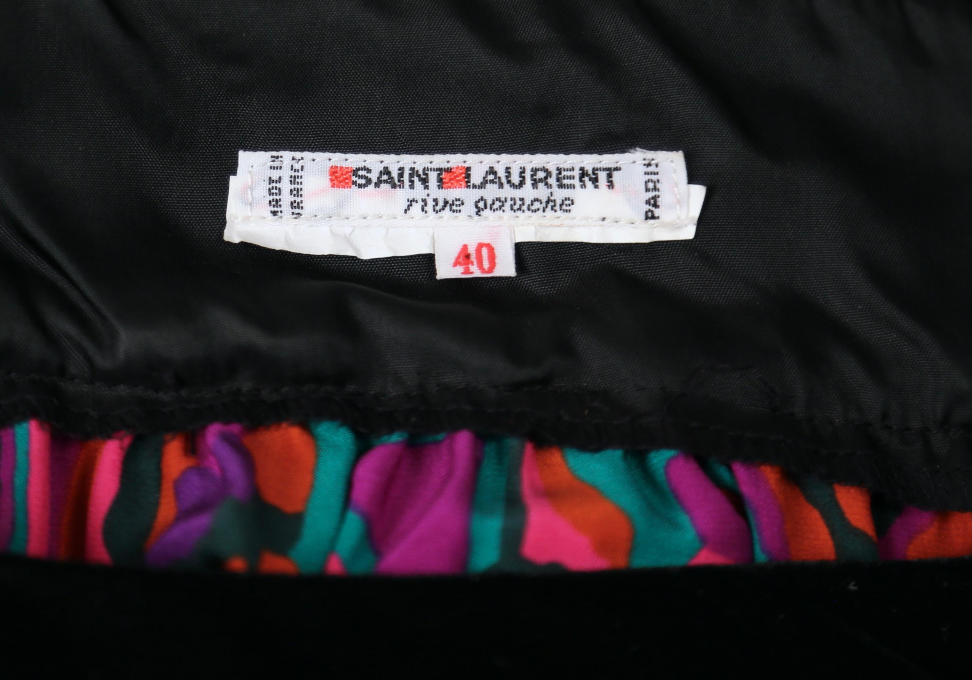 1982 Yves Saint Laurent top e gonna RUNWAY in seta stampata astratta in vendita 3