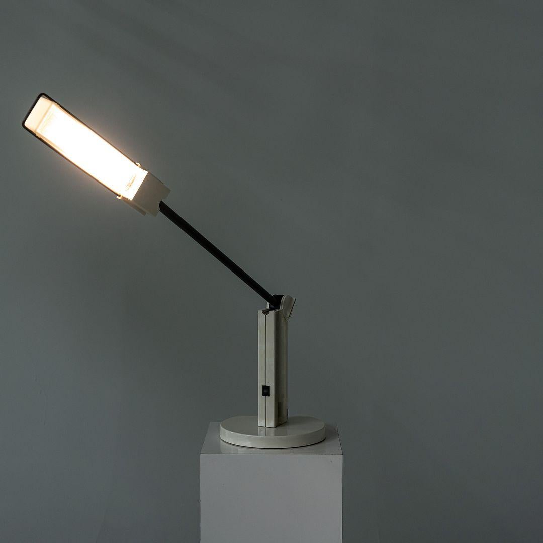 1983 Alistro Desk Table Lamp by Ernesto Gismondi for Artemide For Sale 2