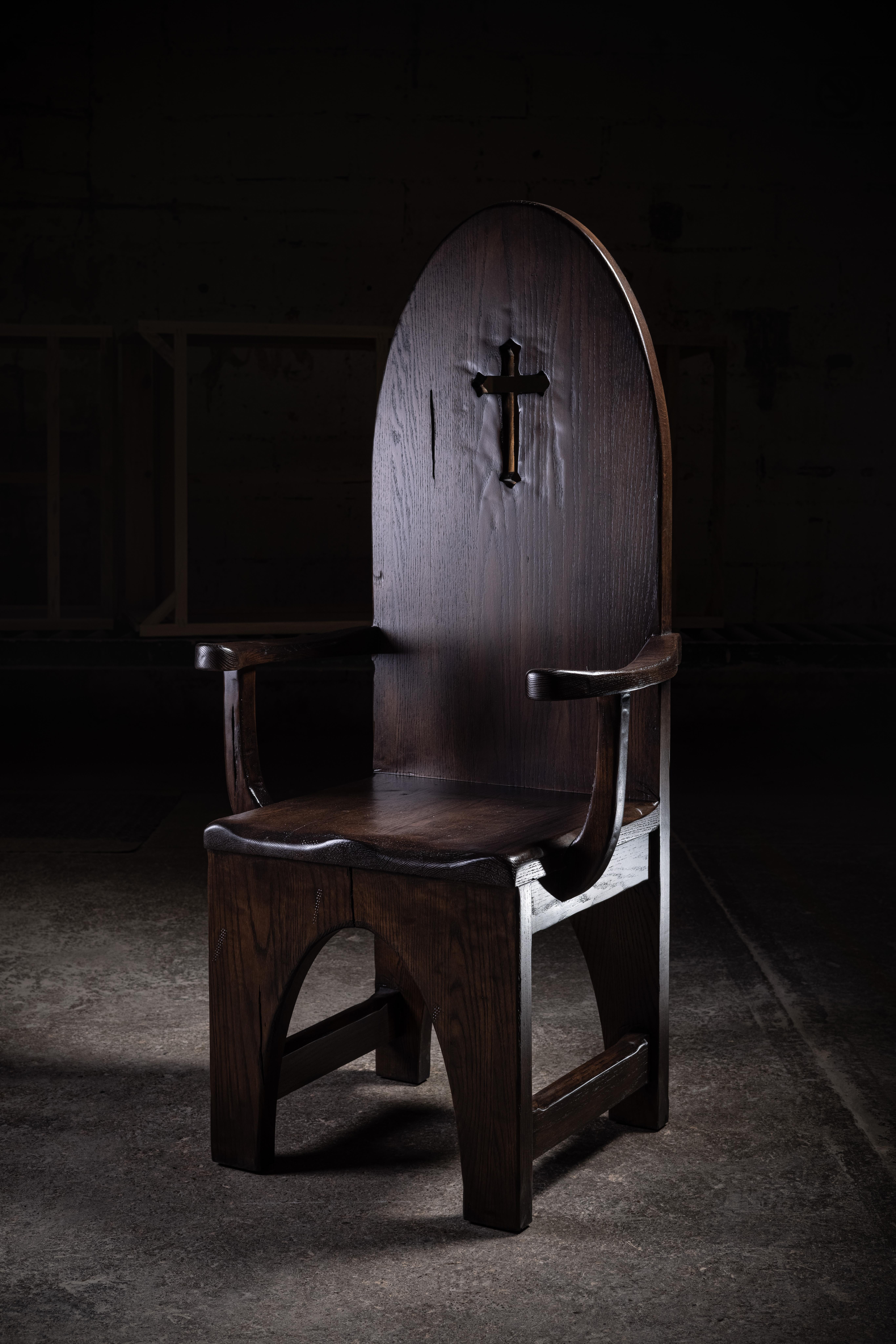 1983 Poltrona in Oak Oak intagliato a mano di Studio AGE
Dimensioni: P 50,8 x L 44,5 x H 120,7 cm. SH: 48,3 cm.
Materiali: Oak.

Studio AGE - Mobili fatti a mano

Ogni pezzo che creiamo è fatto su misura, realizzato con cura e precisione per