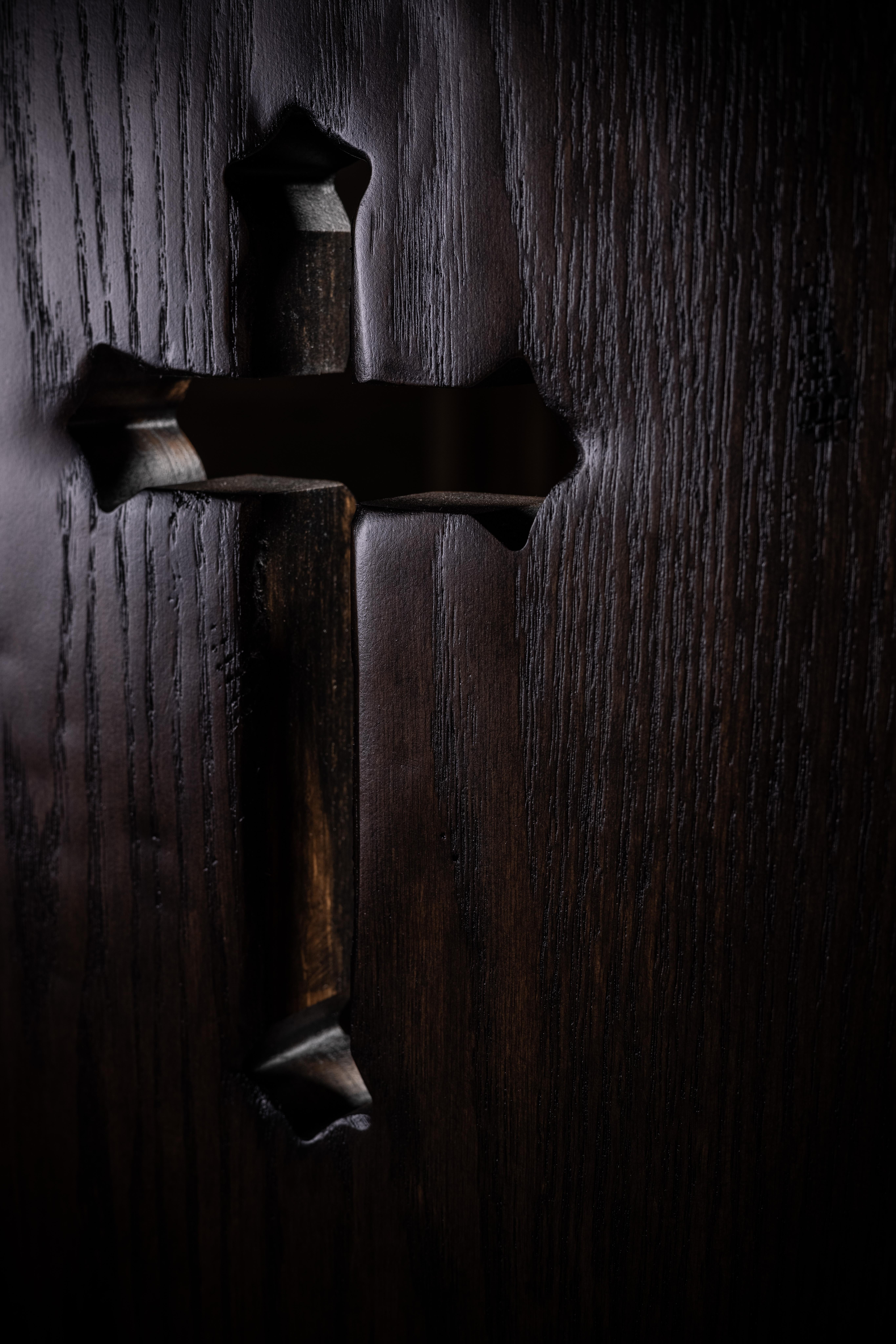 Moderno 1983 Poltrona in Oak Oak intagliato a mano di Studio AGE in vendita