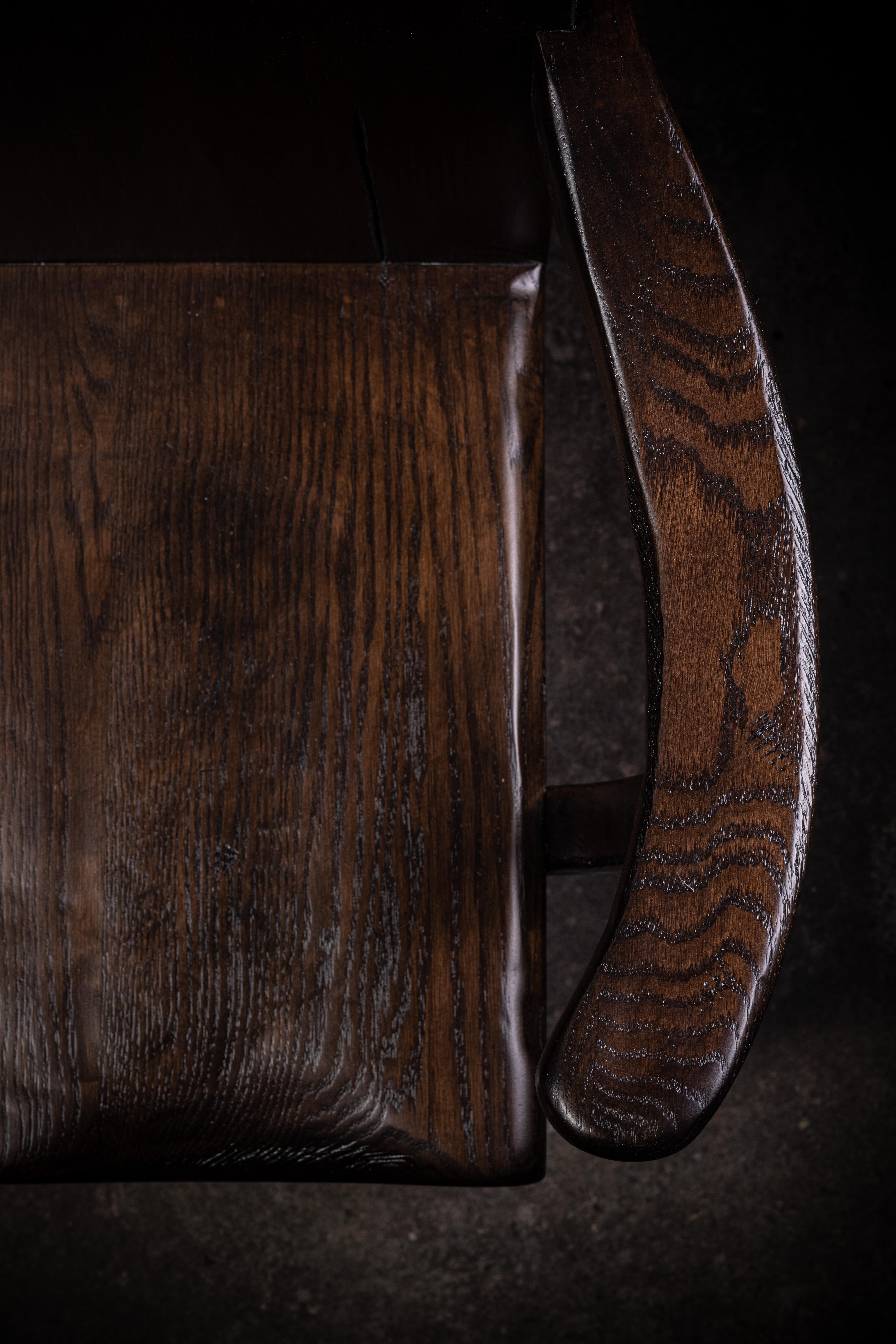 Messicano 1983 Poltrona in Oak Oak intagliato a mano di Studio AGE in vendita