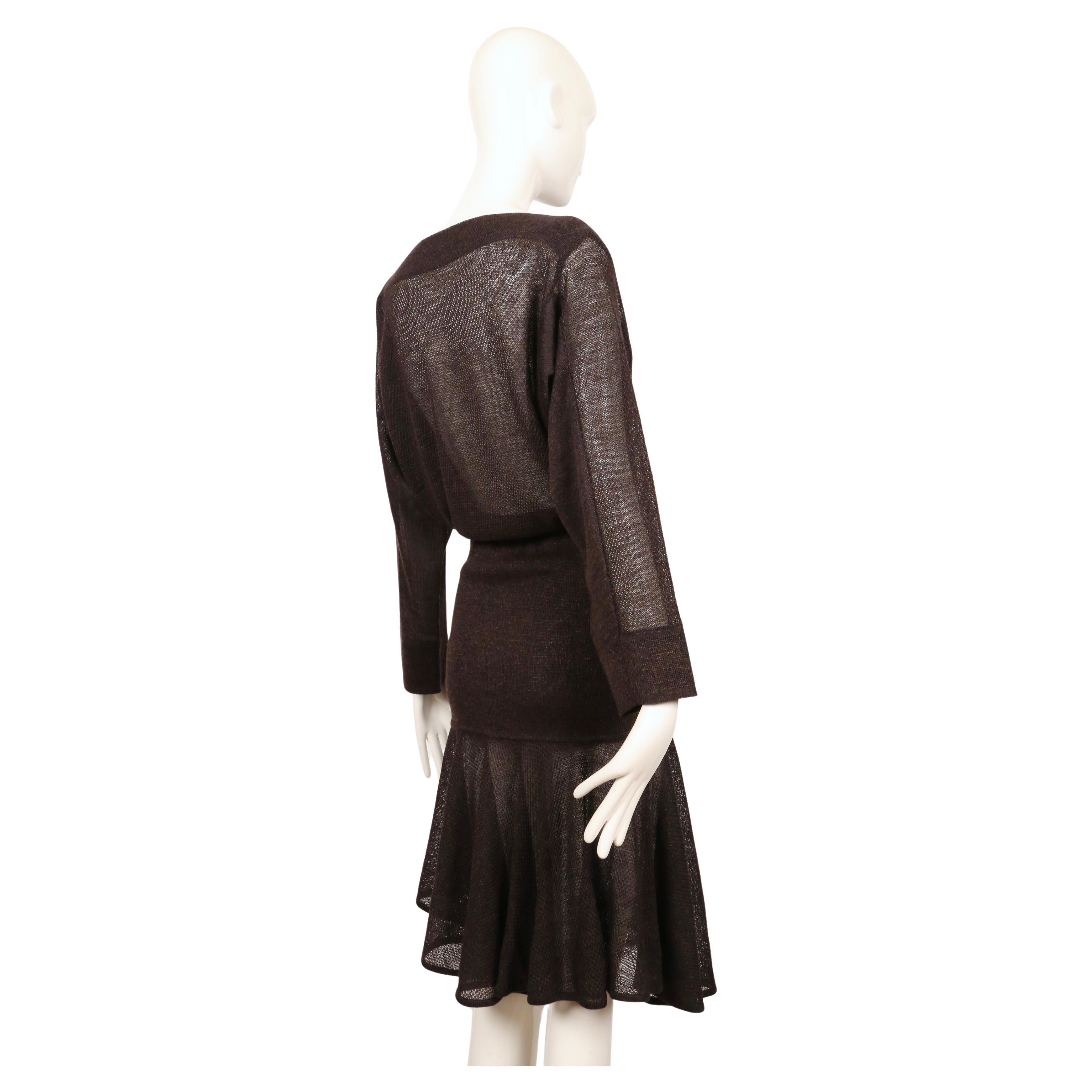1983 AZZEDINE ALAIA, abito in maglia semitrasparente marrone intenso con illusione in vendita 1