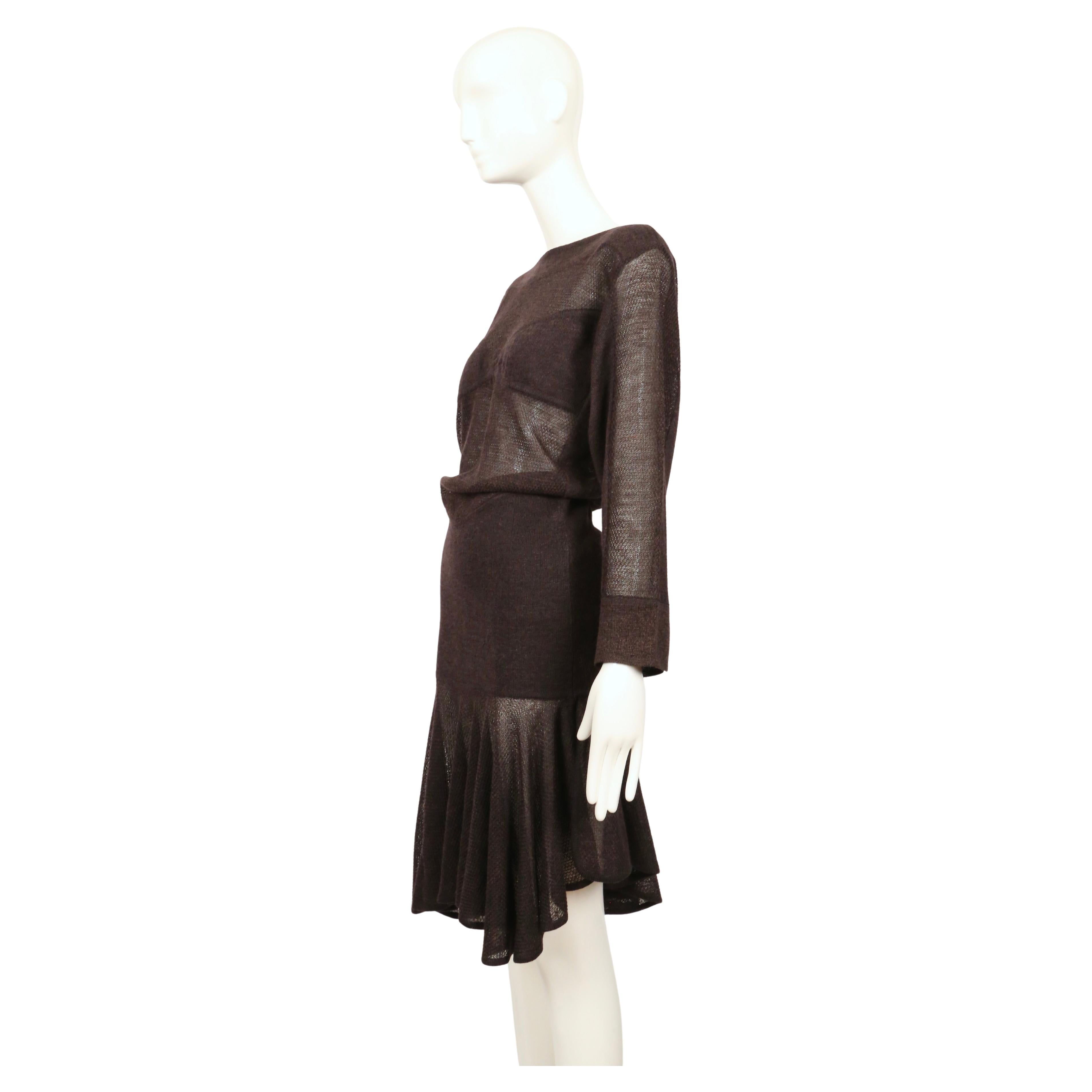 1983 AZZEDINE ALAIA, abito in maglia semitrasparente marrone intenso con illusione in vendita 2