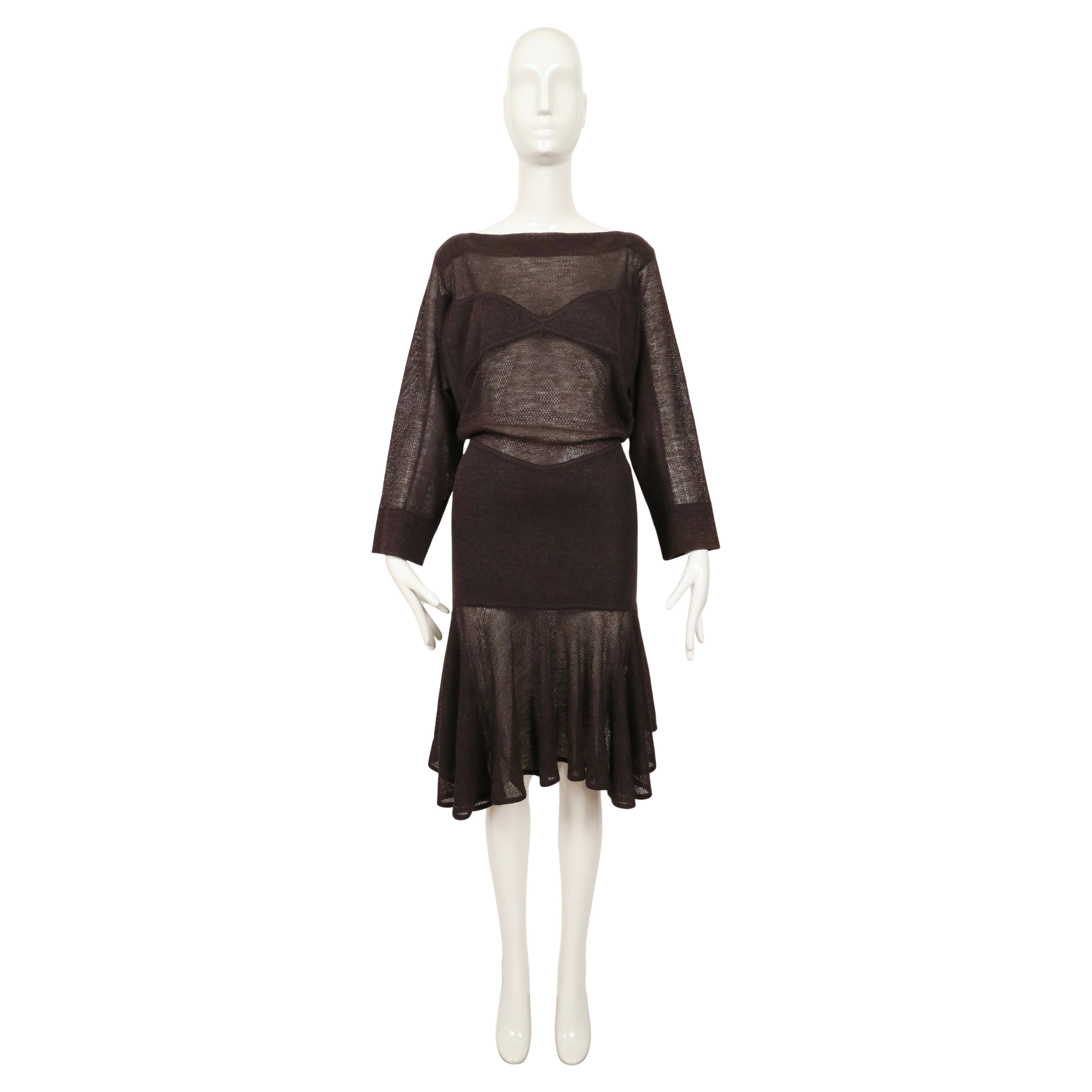 1983 AZZEDINE ALAIA, abito in maglia semitrasparente marrone intenso con illusione in vendita