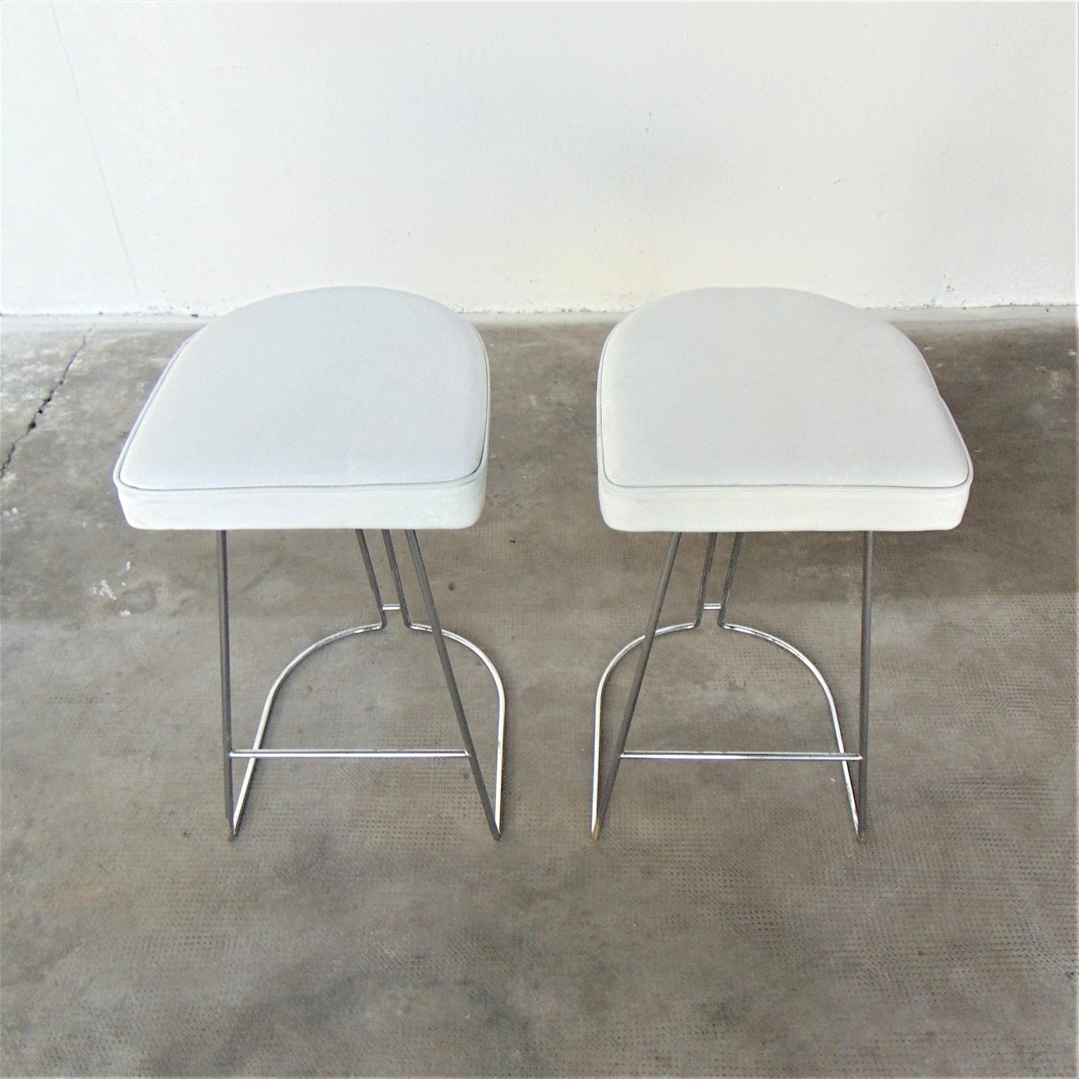 Italian 1983 Barstools Set White Leather and Chromed Steel by Sormani, Italy For Sale