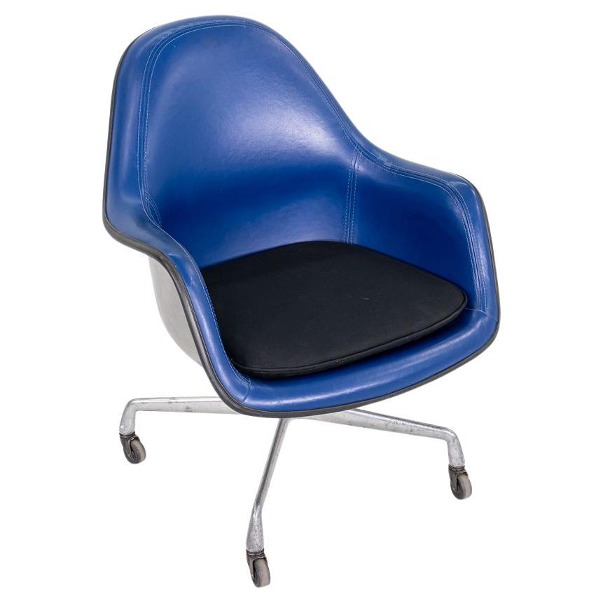1983 Herman Miller Eames EC175 Fiberglass Desk Chair in Blue Naugahyde 
Canvas