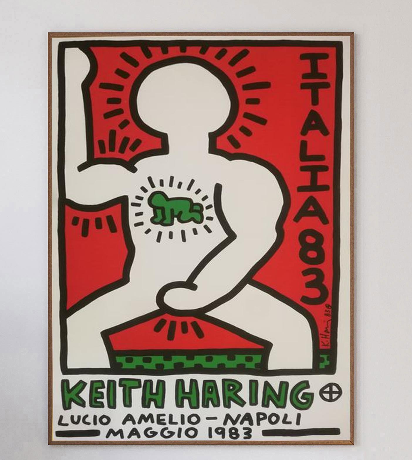 Wunderschöne Lithografie, die für die Ausstellung von Keith Haring in der Galerie Lucio Amelio in Neapel, Italien, im Mai 1983 wirbt. Das Werk ist auf schwerem Kunstdruckpapier gedruckt und auf der Platte vom Künstler signiert und datiert. Mit den
