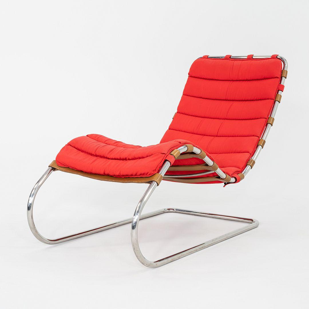 Moderne 1983 Mies van der Rohe for Knoll MR Chaise longue sans accoudoirs en tissu rouge en vente