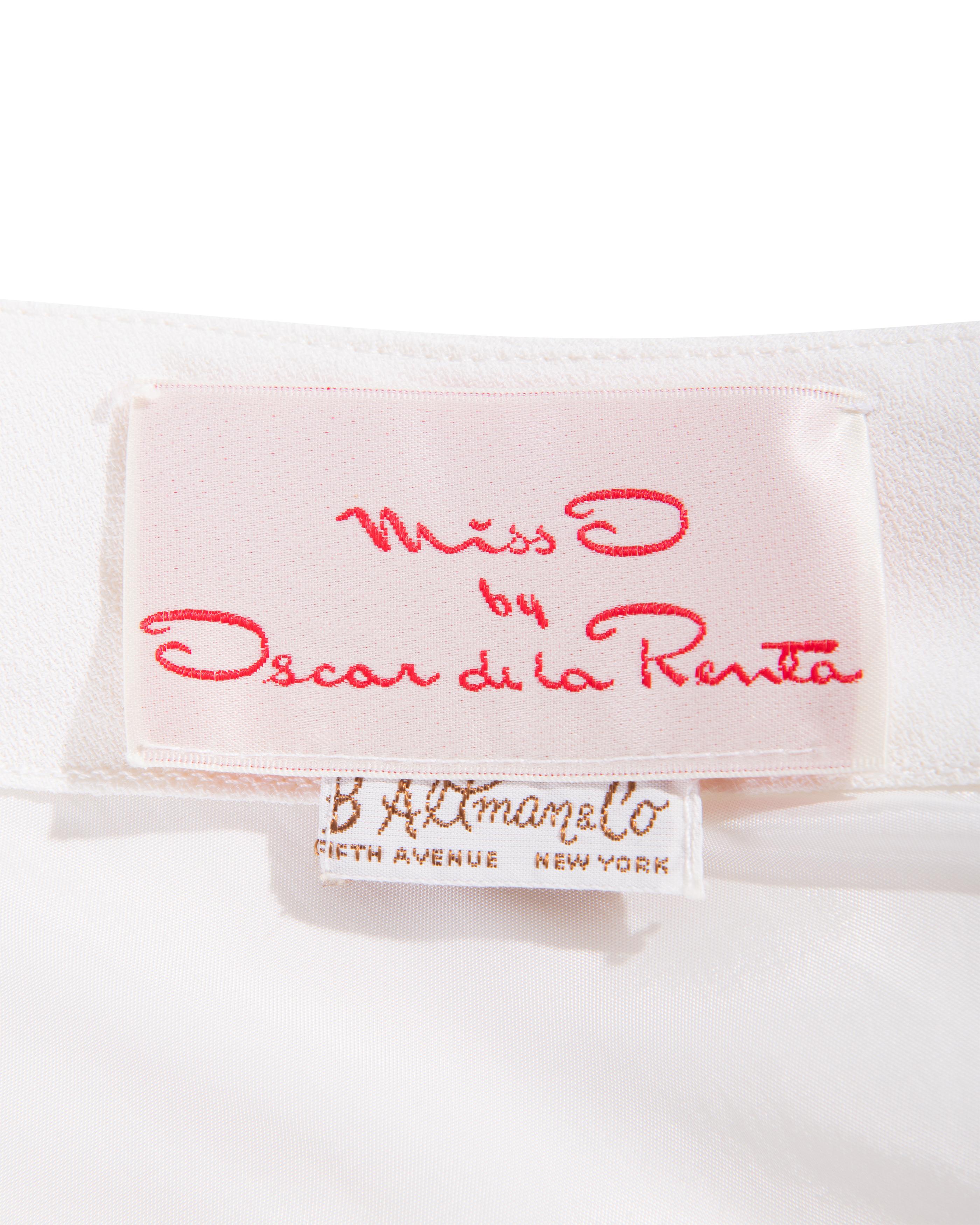 1983 Oscar de la Renta White Asymmetrical Above-Knee Dress with Bows For Sale 3