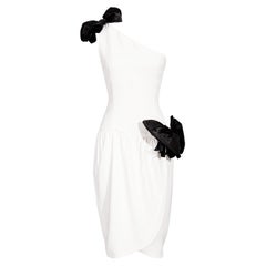 1983 Oscar de la Renta Weißes asymmetrisches Above-Knee-Kleid mit Schleifen, weiß