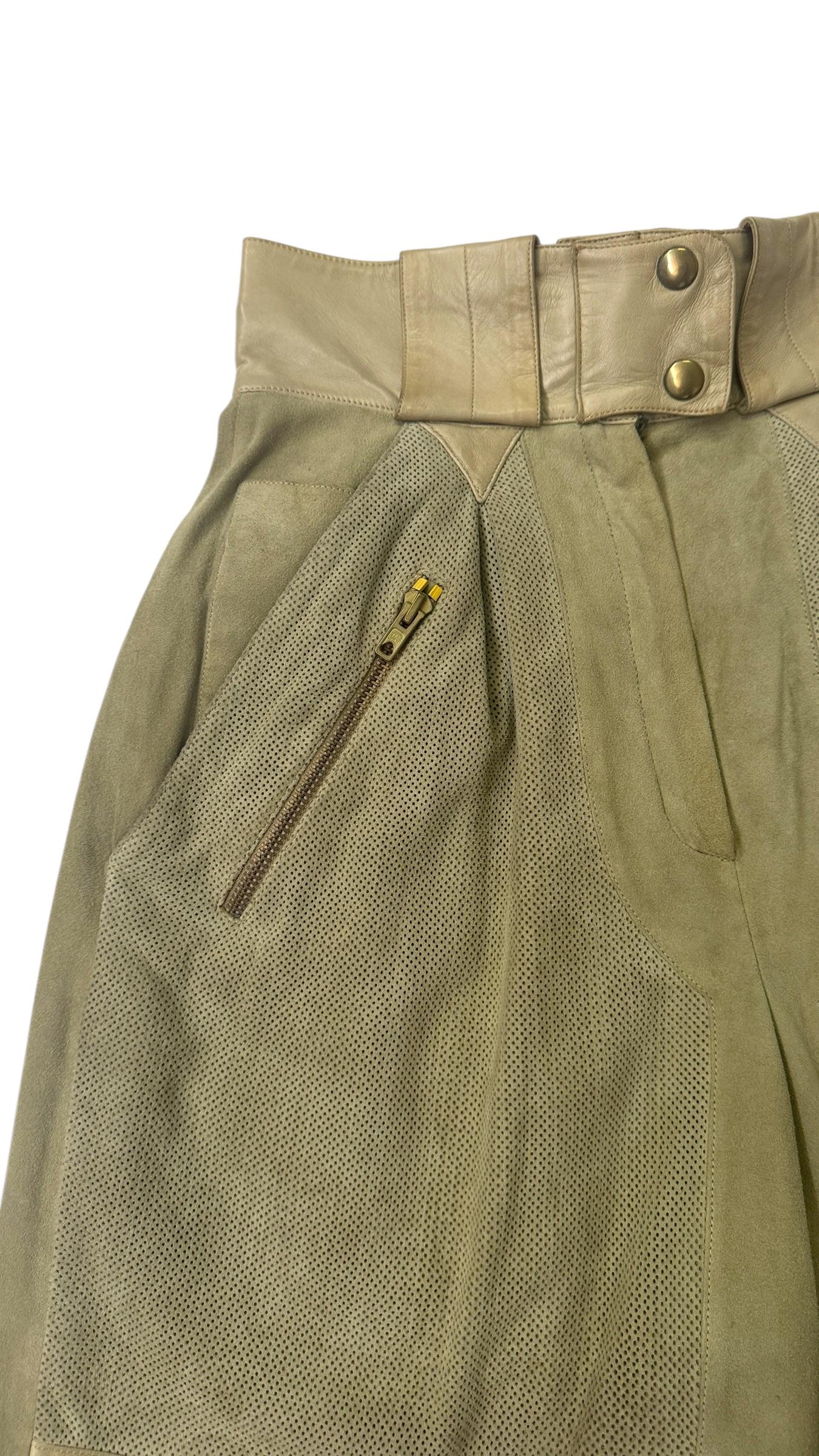 1983 S/S Claude Montana x IDEAL CUIR Laufstegbomber aus braunem Leder und Bermudashorts im Angebot 7