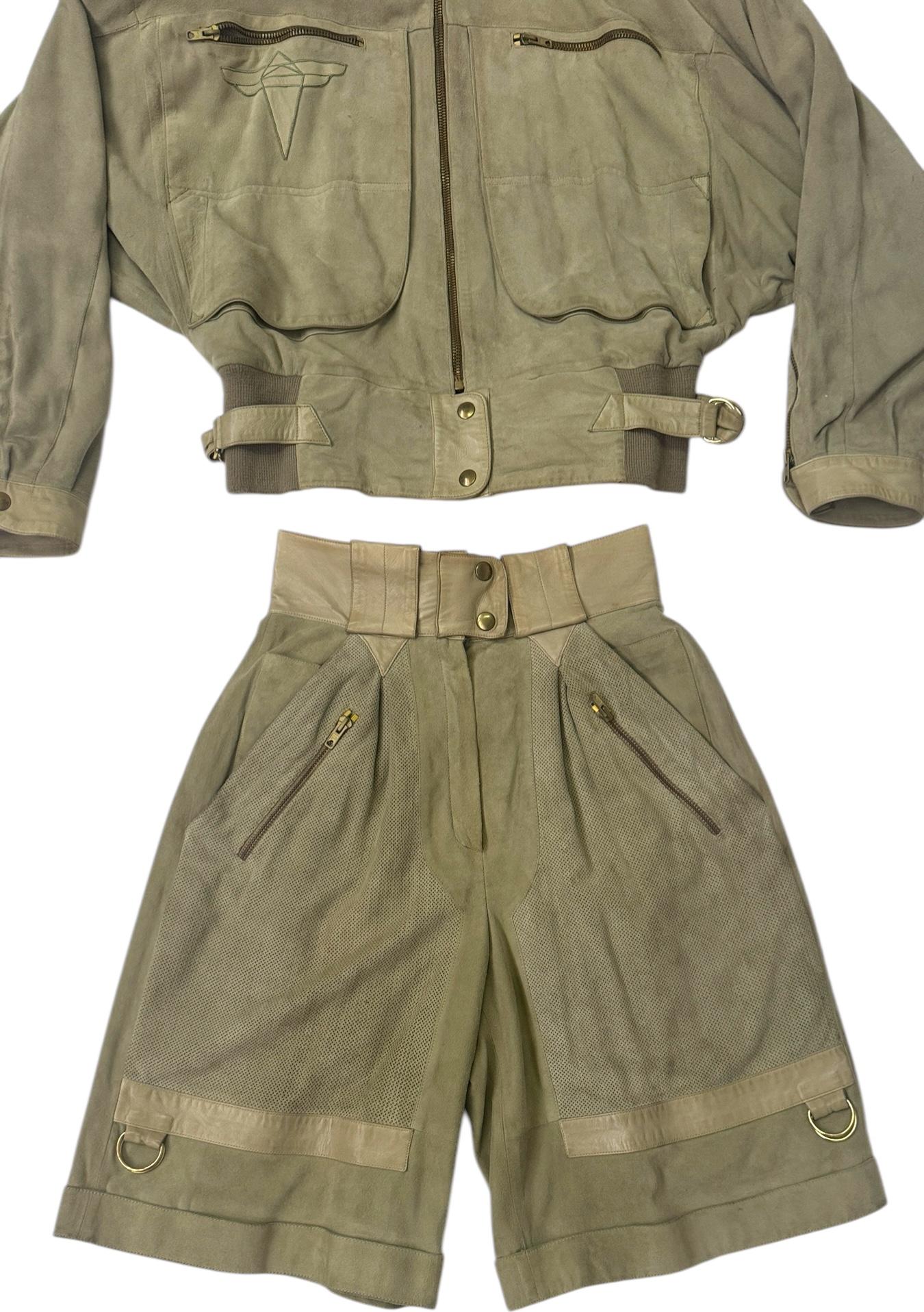 1983 S/S Claude Montana x IDEAL CUIR Laufstegbomber aus braunem Leder und Bermudashorts im Zustand „Gut“ im Angebot in Milano, IT