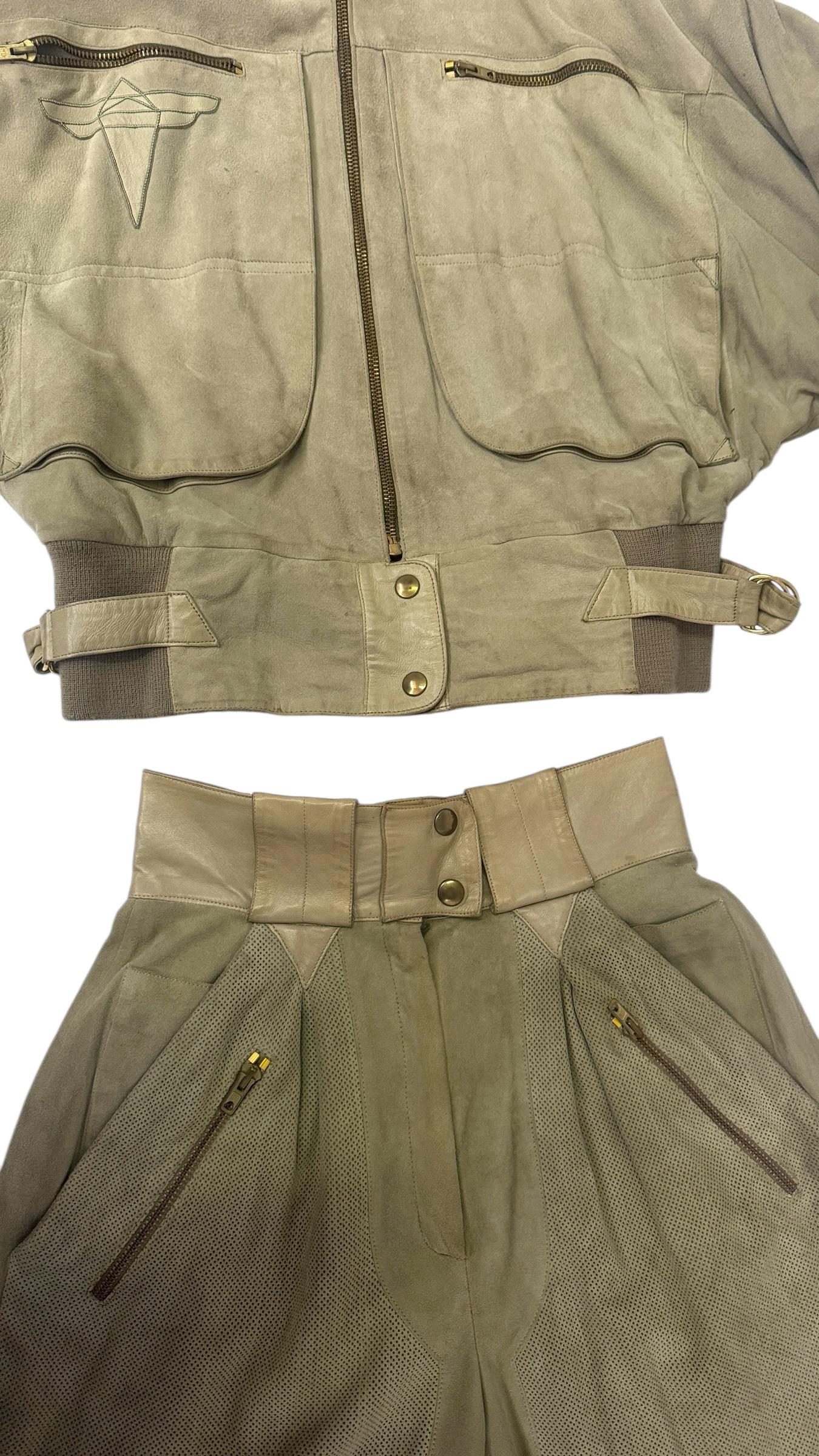 1983 S/S Claude Montana x IDEAL CUIR Laufstegbomber aus braunem Leder und Bermudashorts im Angebot 2
