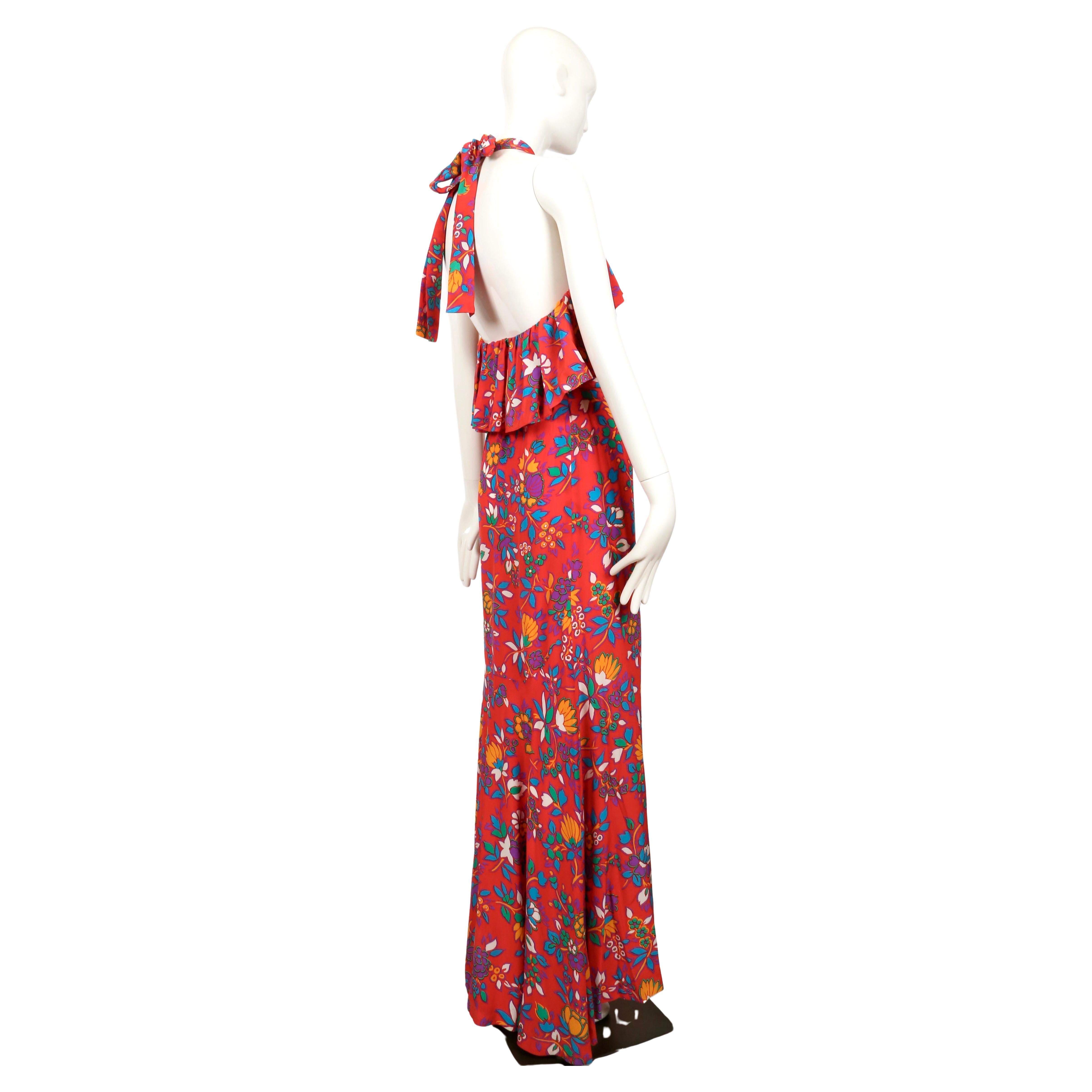 1983 YVES SAINT LAURENT vestido RUNWAY de seda floral roja en venta 1