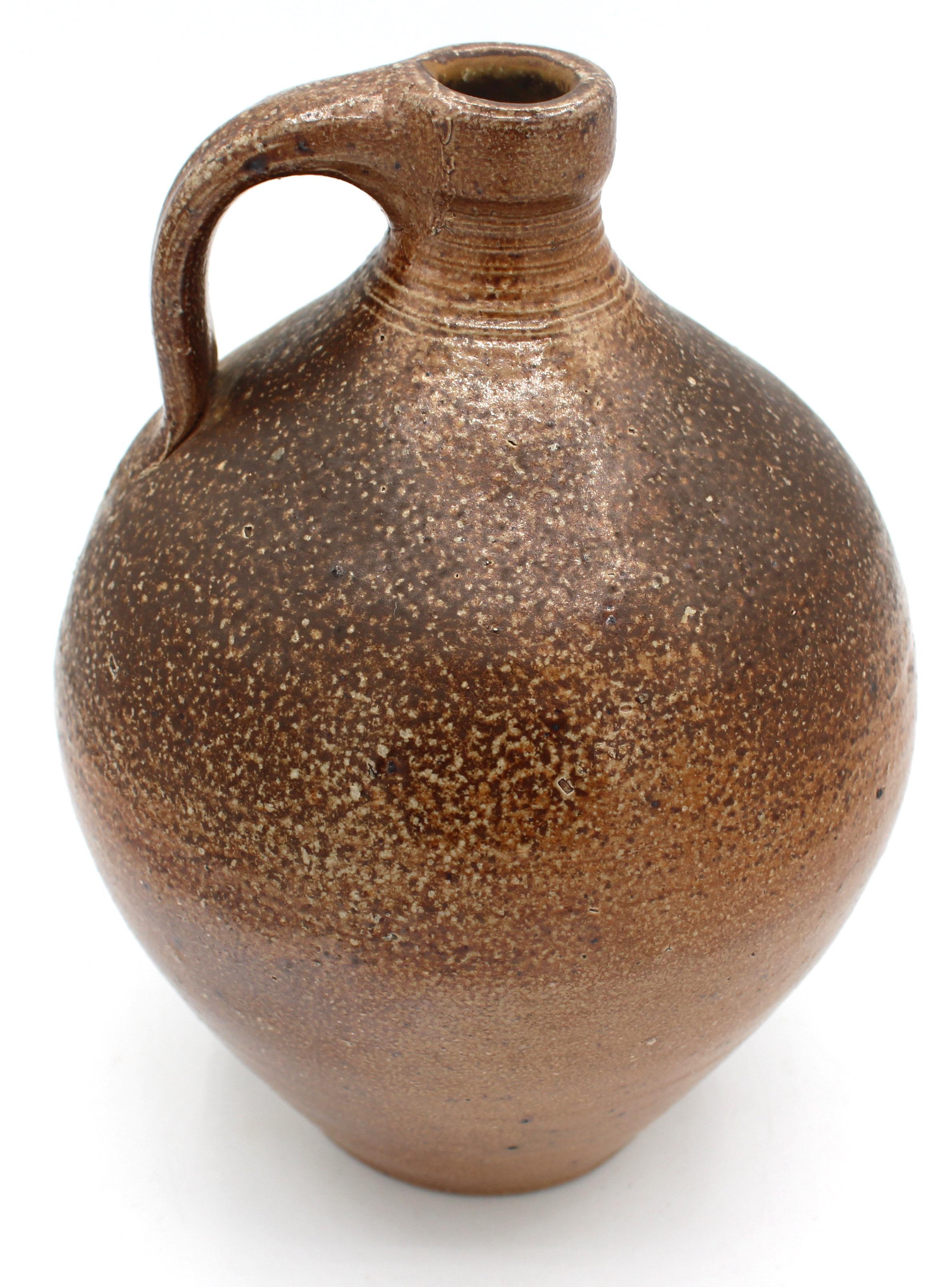 1984-1995 Speckled Brown Mark Hewitt Pottery Jug In Good Condition For Sale In Chapel Hill, NC