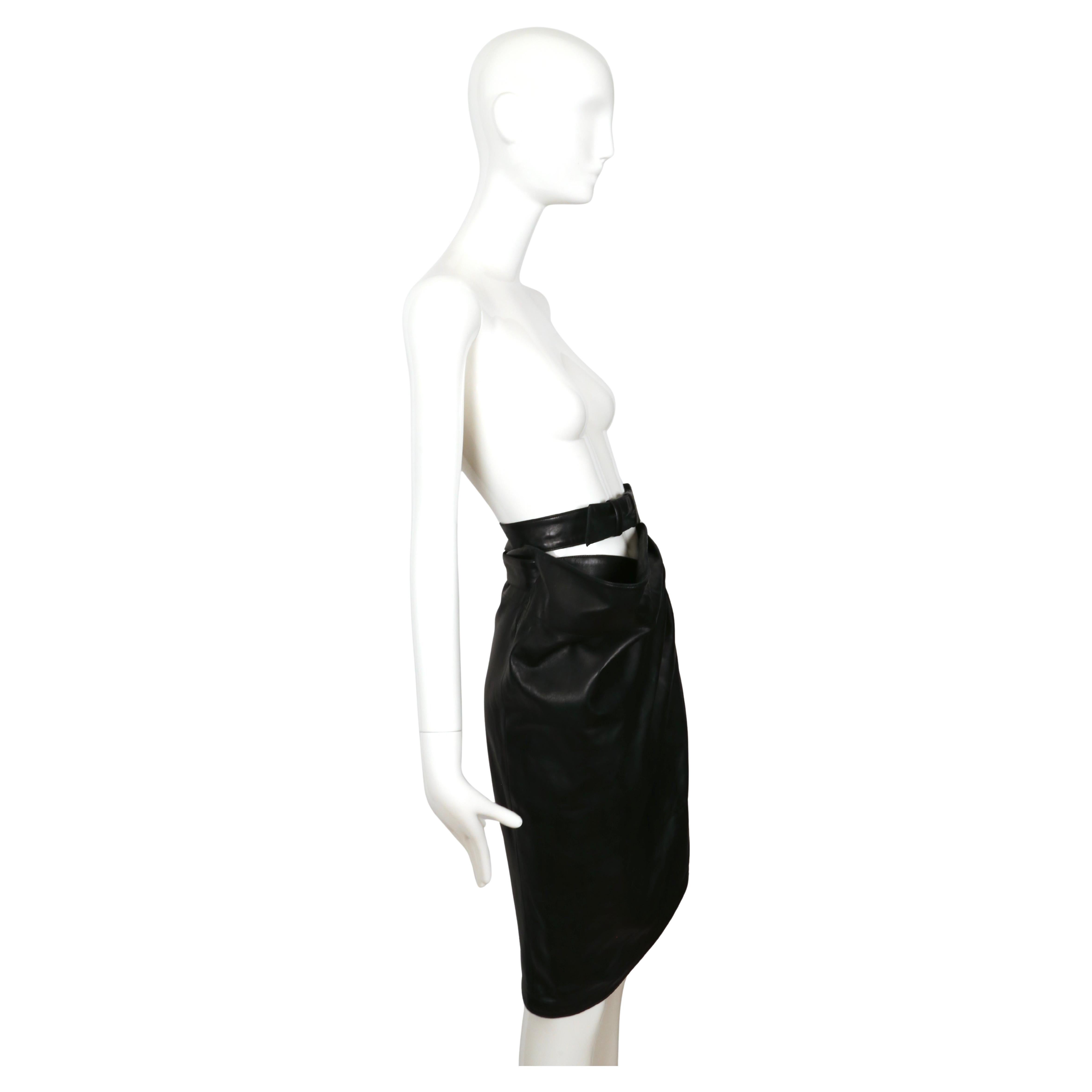 1984 AZZEDINE ALAIA black leather wrap skirt with side buckle For Sale 2