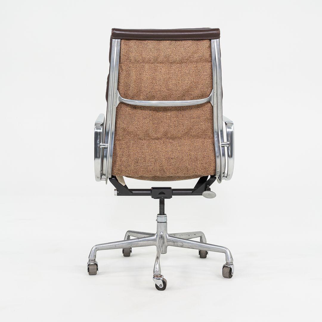 1984 Herman Miller Eames Soft Pad Executive Desk Chair Brown Leather Fabric Back In Good Condition In Philadelphia, PA
