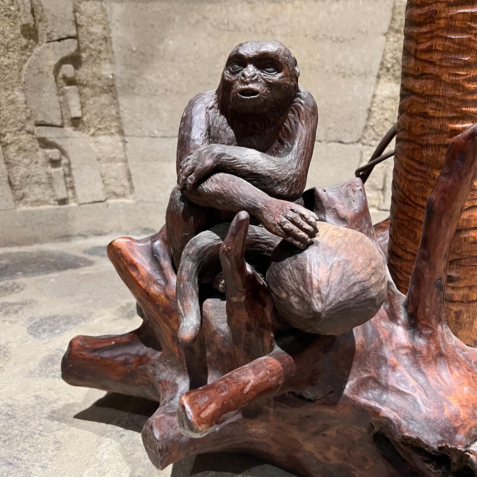 Lampadaire en verre d'art exotique Monkey Ape Tree de John Barber, 1984 en vente 7