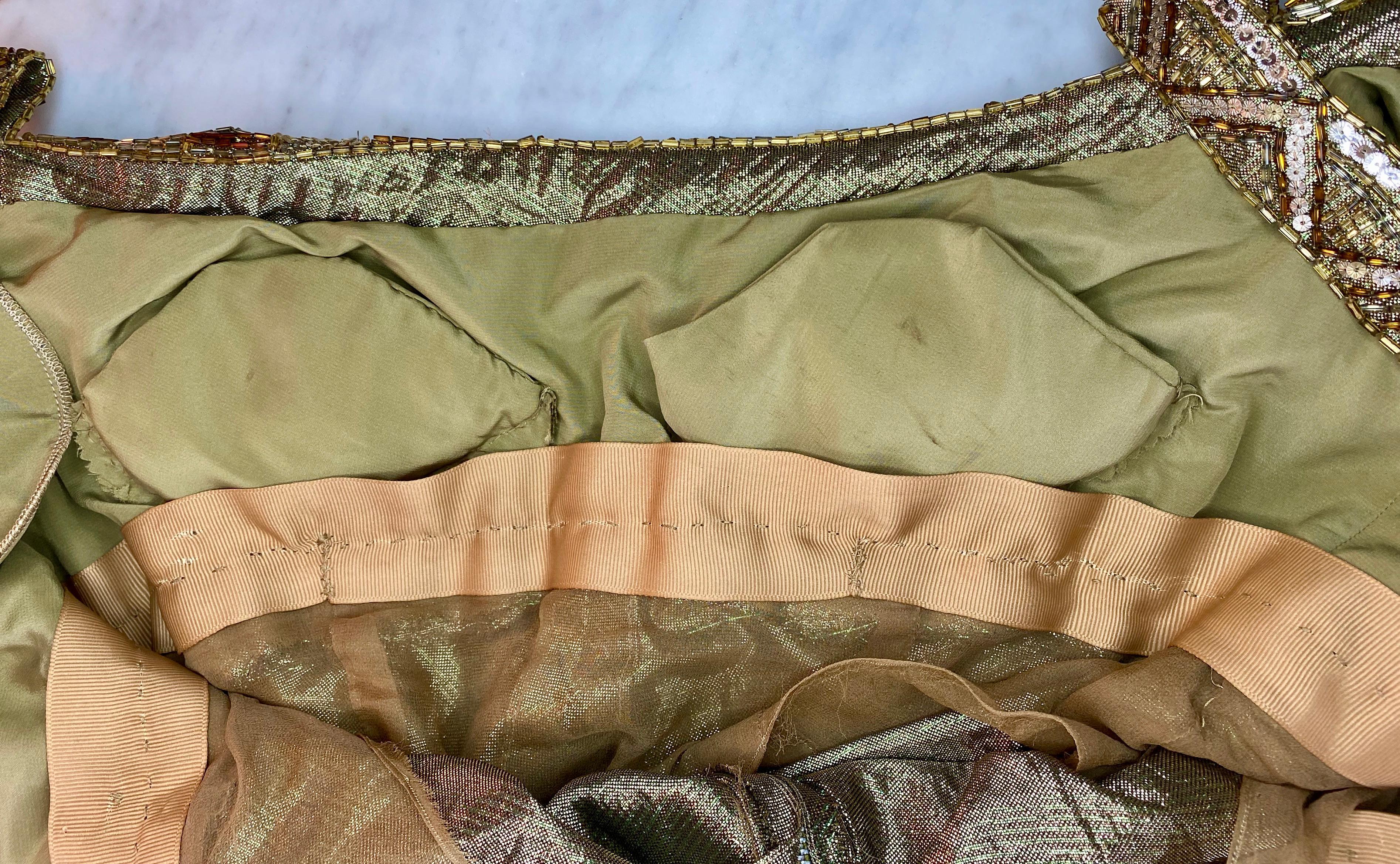 Ray Aghayan pour Barbra Streisand - Robe en maille dorée perlée et dorée, sur mesure, 1984 en vente 10