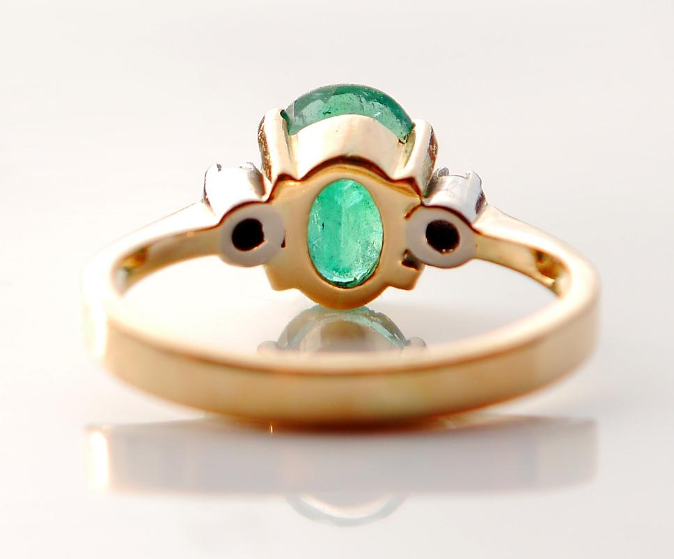Oval Cut 1984 Ring 2ct natural Emerald Diamonds solid 18K Gold Ø 6US / 2.6 gr For Sale
