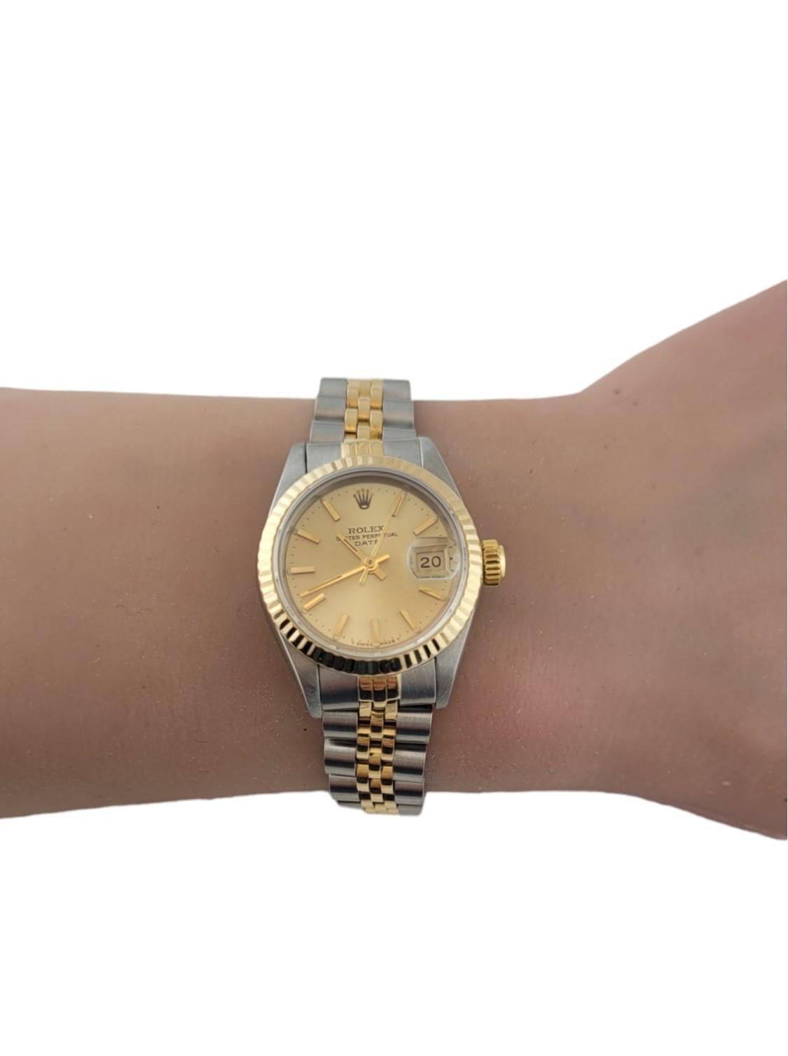 1984 Rolex Ladies 2 Tone Datejust Watch 

Model: 69173
Serial: 8561065

Stainless steel and 18K Yellow gold

Jubilee band - stretch to band as shown in pictures - fits up to 6 1/4