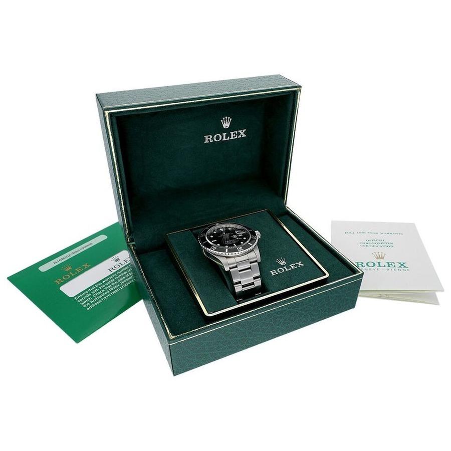 1984 Rolex Submariner Date 40mm Black Dial Rare Vintage Steel Watch 16800 en vente 5