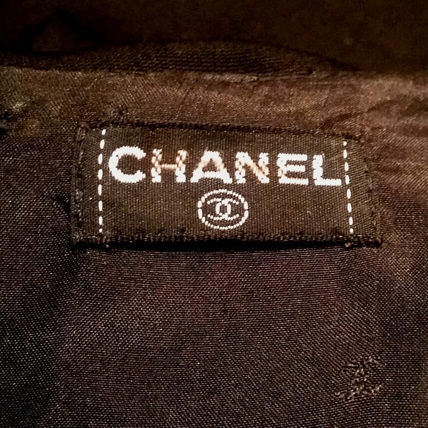 1984 Laufsteg Dokumentiertes Chanel Karl Lagerfeld Smokingkleid Damen im Angebot