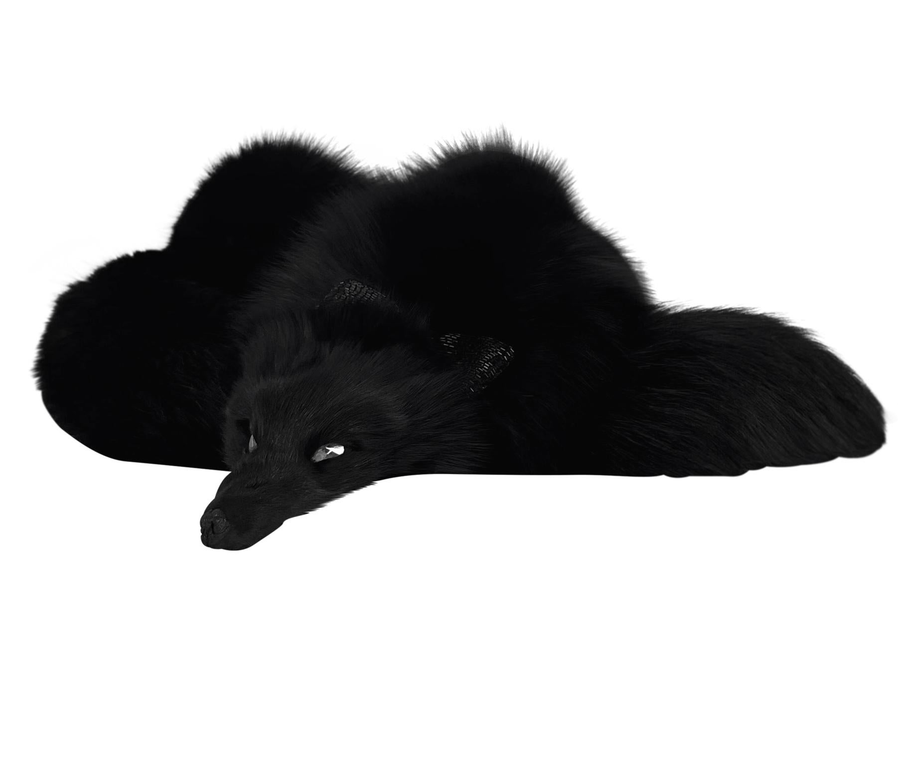 1984 Valentino Garavani Runway Rhinestone Beaded Bow Night Black Fox Fur Scarf For Sale 2