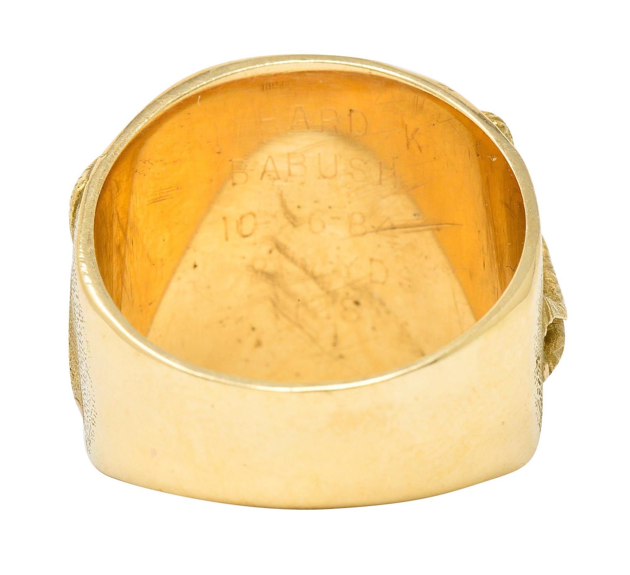 1984 Vintage Diamant-Emaille 18 Karat Gold Herren Golf Ring im Zustand „Hervorragend“ in Philadelphia, PA