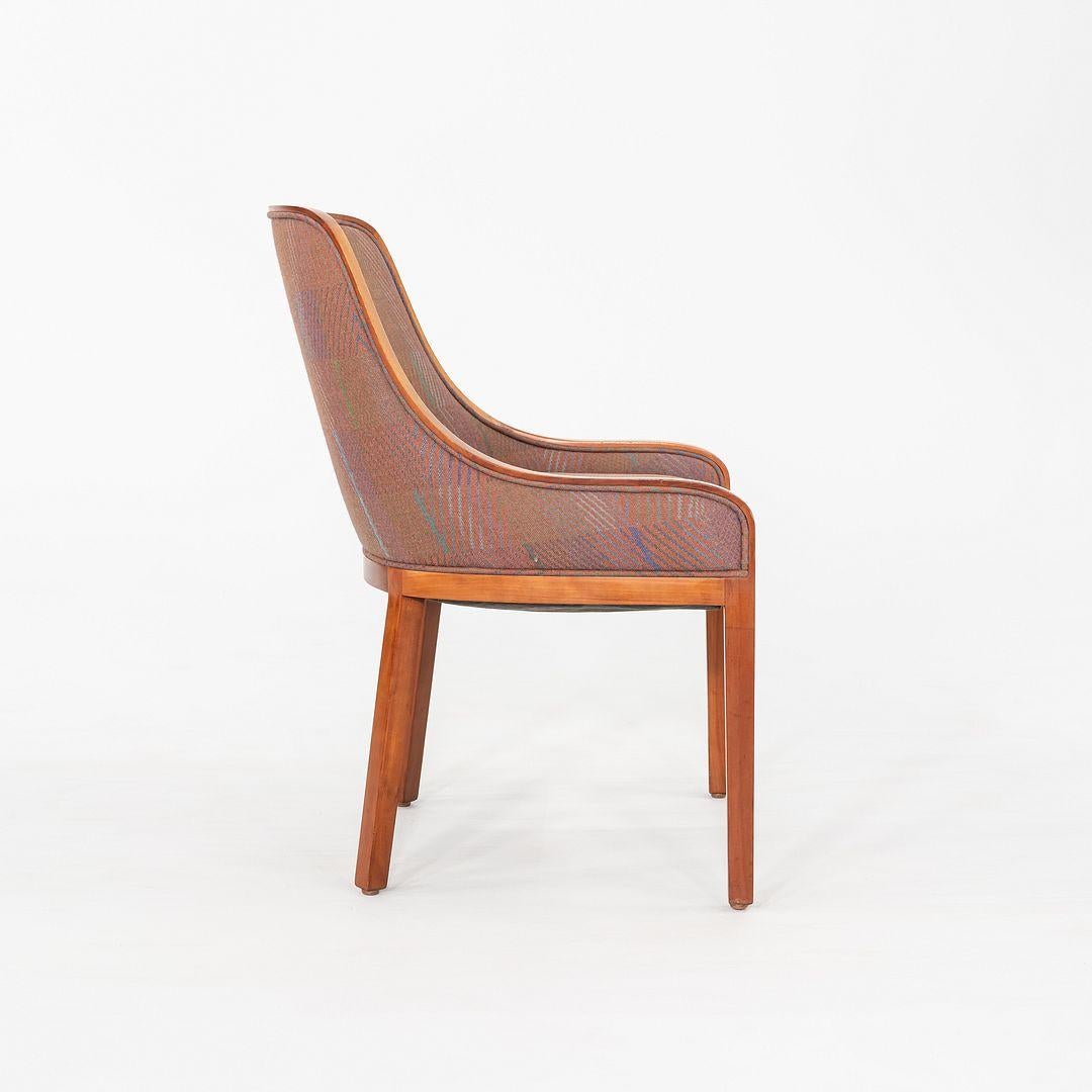 Chaise de salle à manger Ward Bennett pour Brickel Associates, 1984 Tissu Jack Lenor Larsen Bon état - En vente à Philadelphia, PA