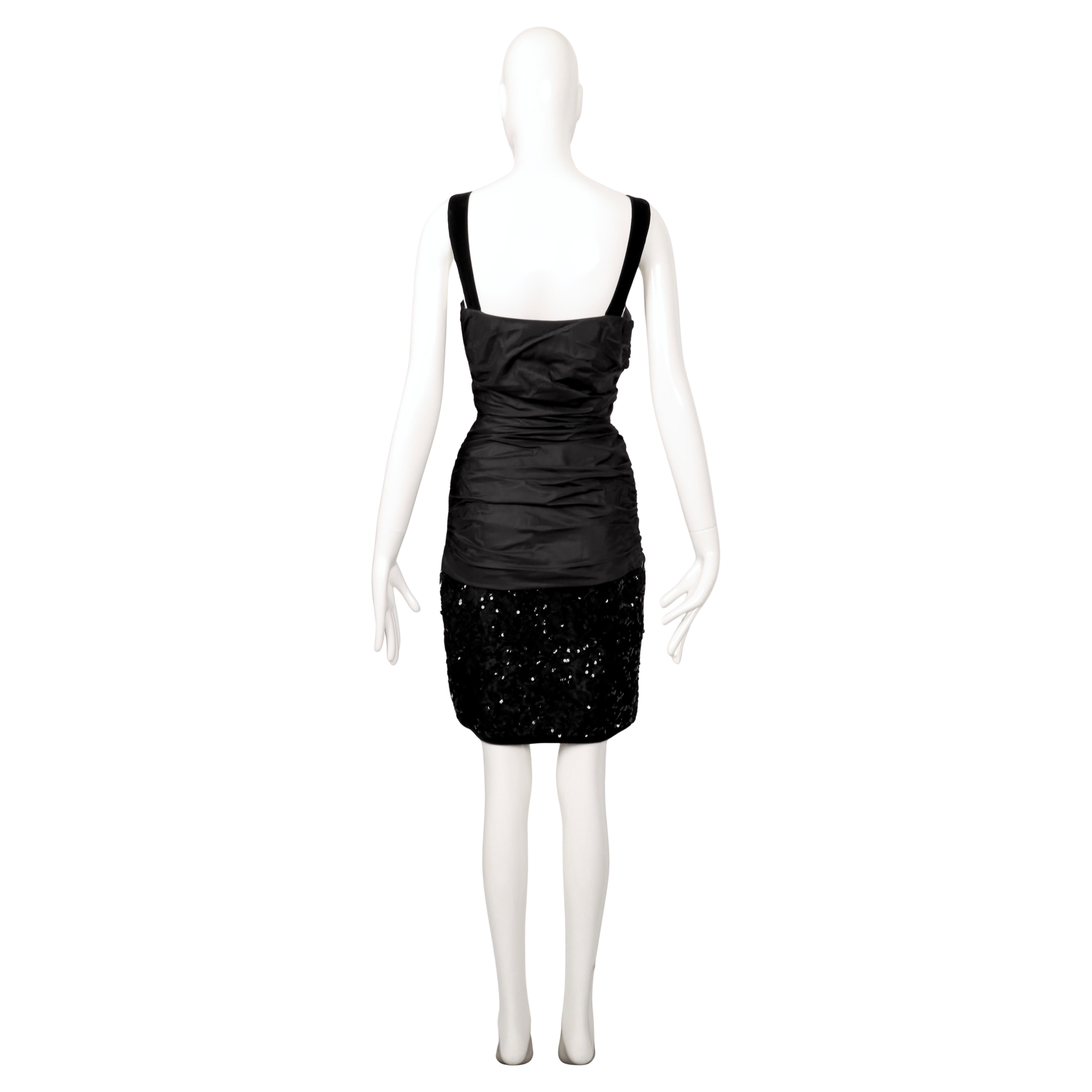 1984 YVES SAINT LAURENT vestido de lentejuelas CORREDERA con corpiño fruncido en venta 6