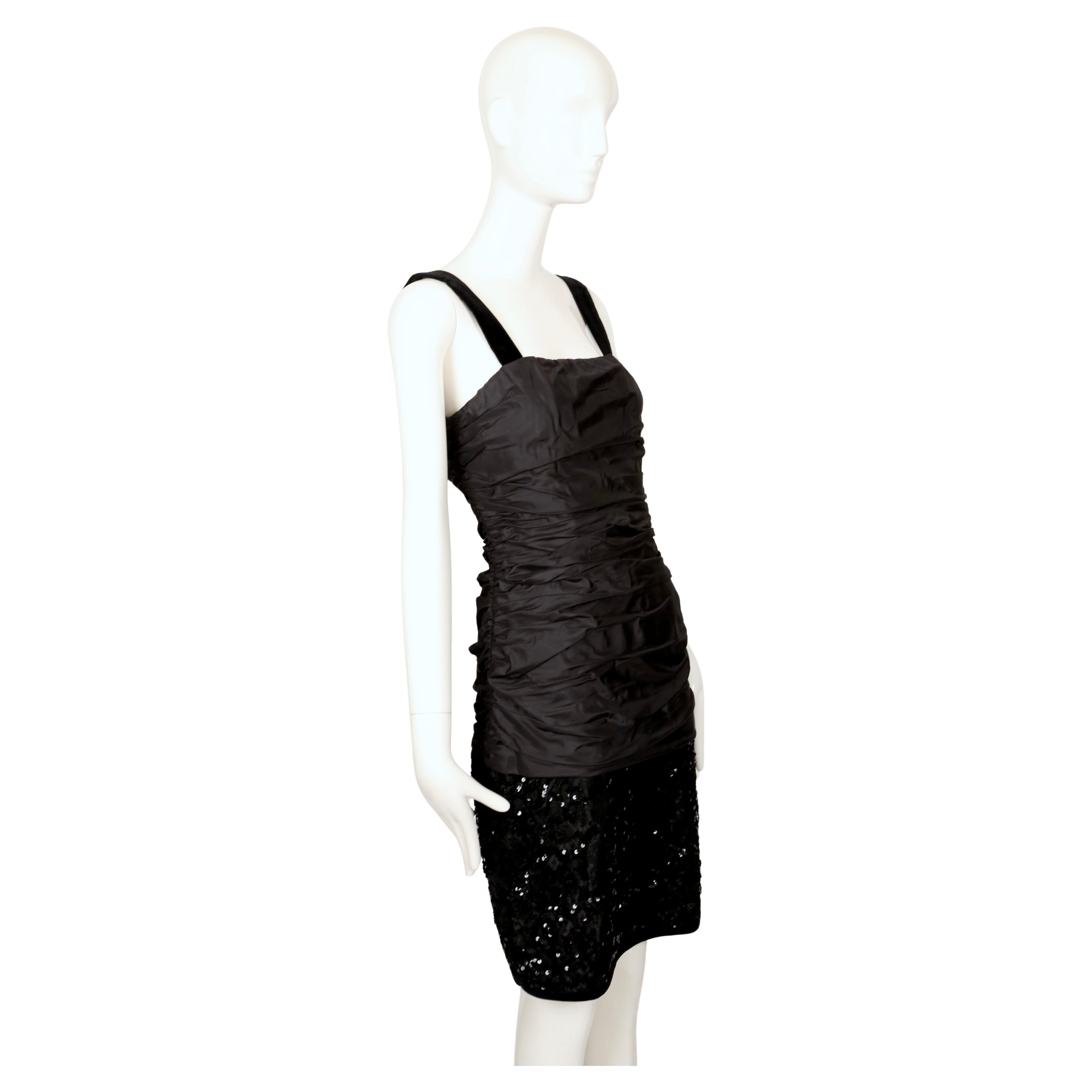 1984 YVES SAINT LAURENT vestido de lentejuelas CORREDERA con corpiño fruncido Negro en venta