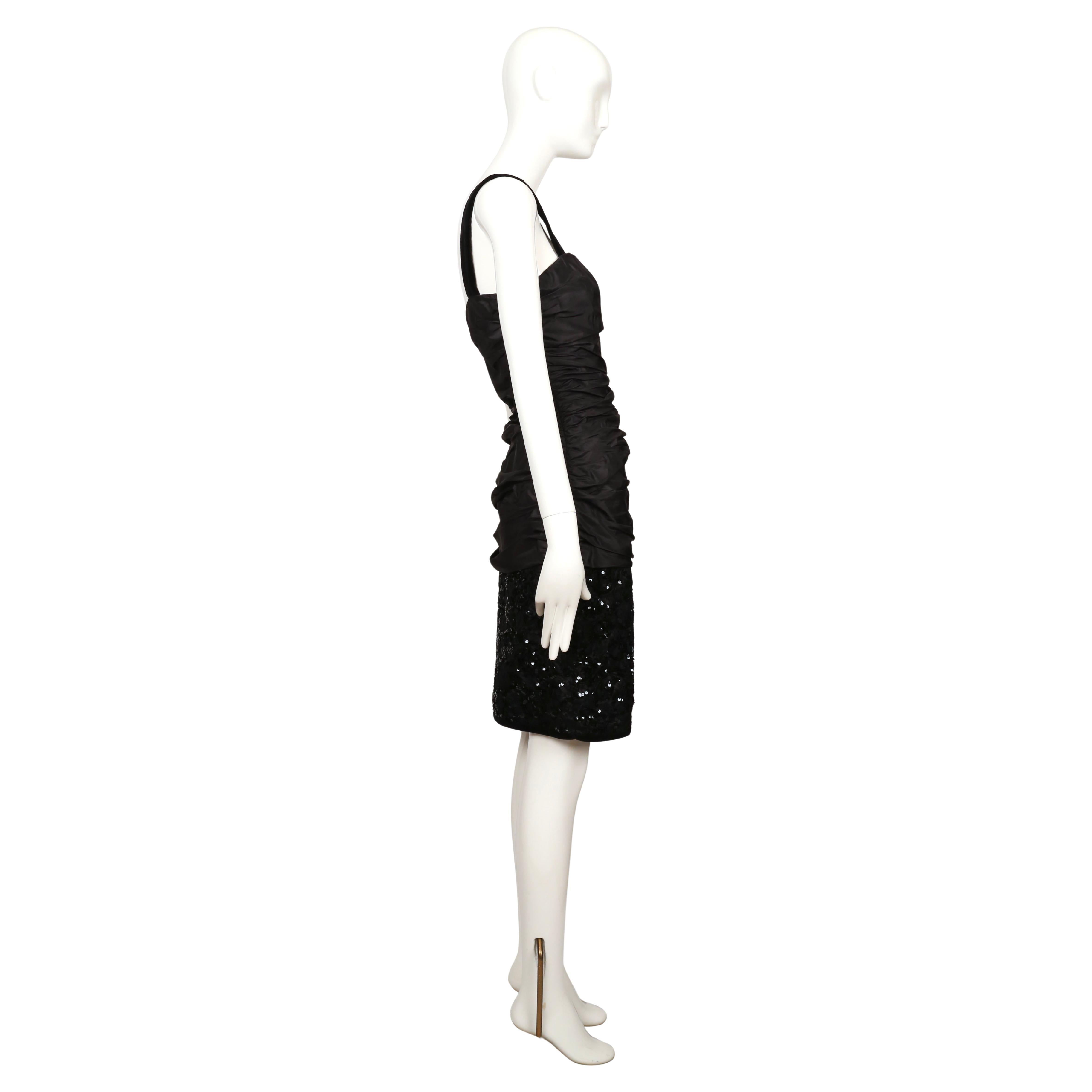 Femenino o masculino 1984 YVES SAINT LAURENT vestido de lentejuelas CORREDERA con corpiño fruncido en venta