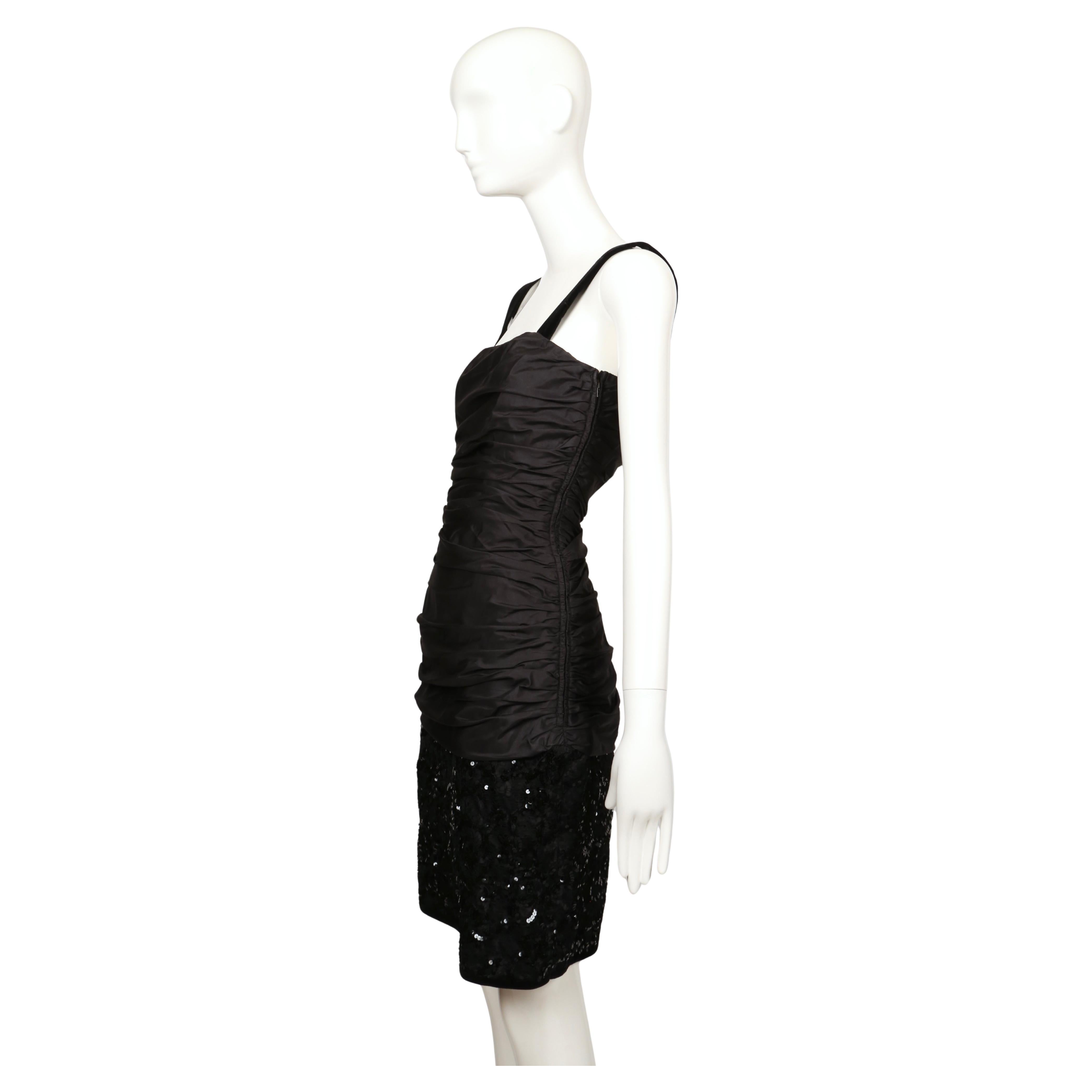 1984 YVES SAINT LAURENT vestido de lentejuelas CORREDERA con corpiño fruncido en venta 2