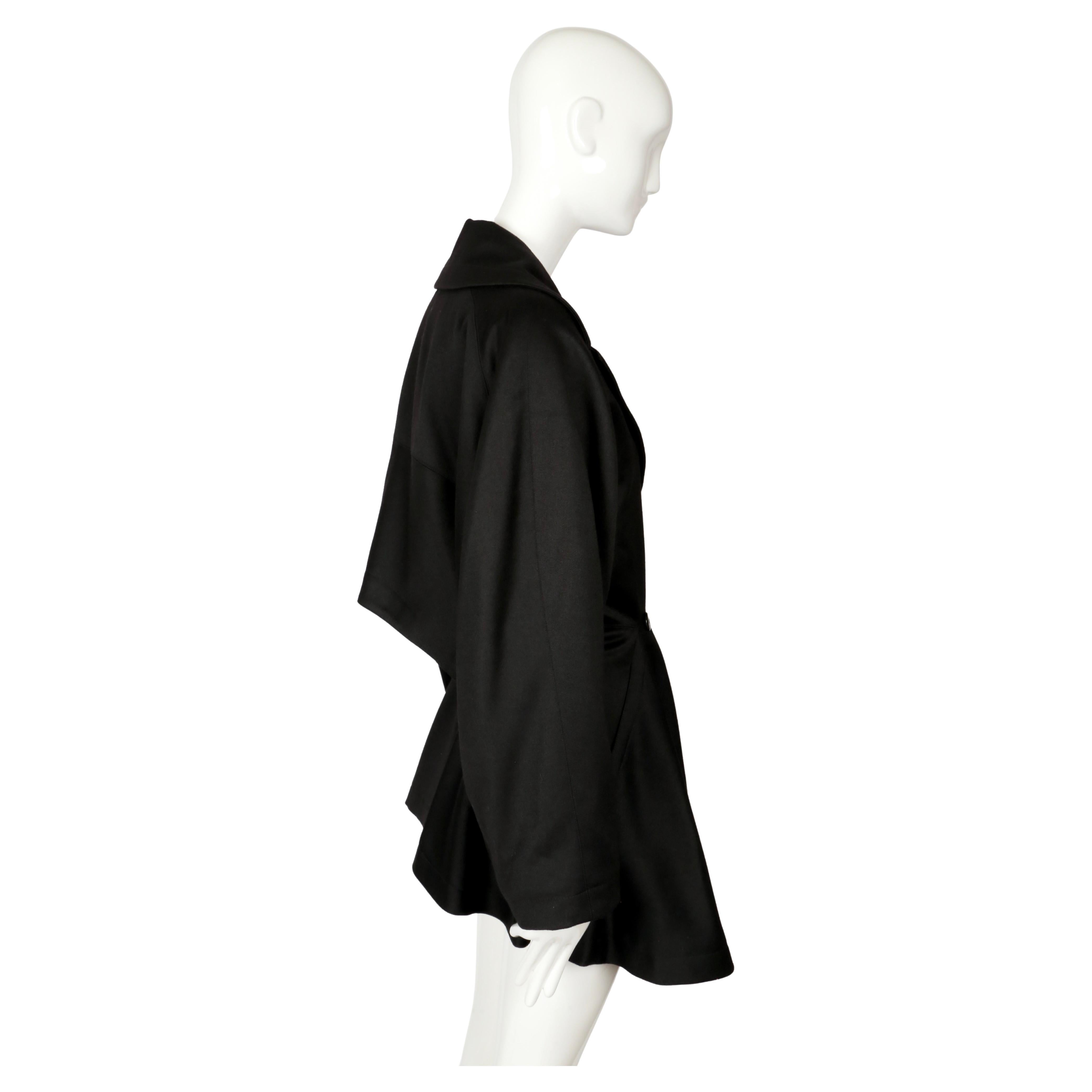 da uomo o donna 1985 Cappotto RUNWAY in gabardine di lana nera AZZEDINE ALAIA in vendita