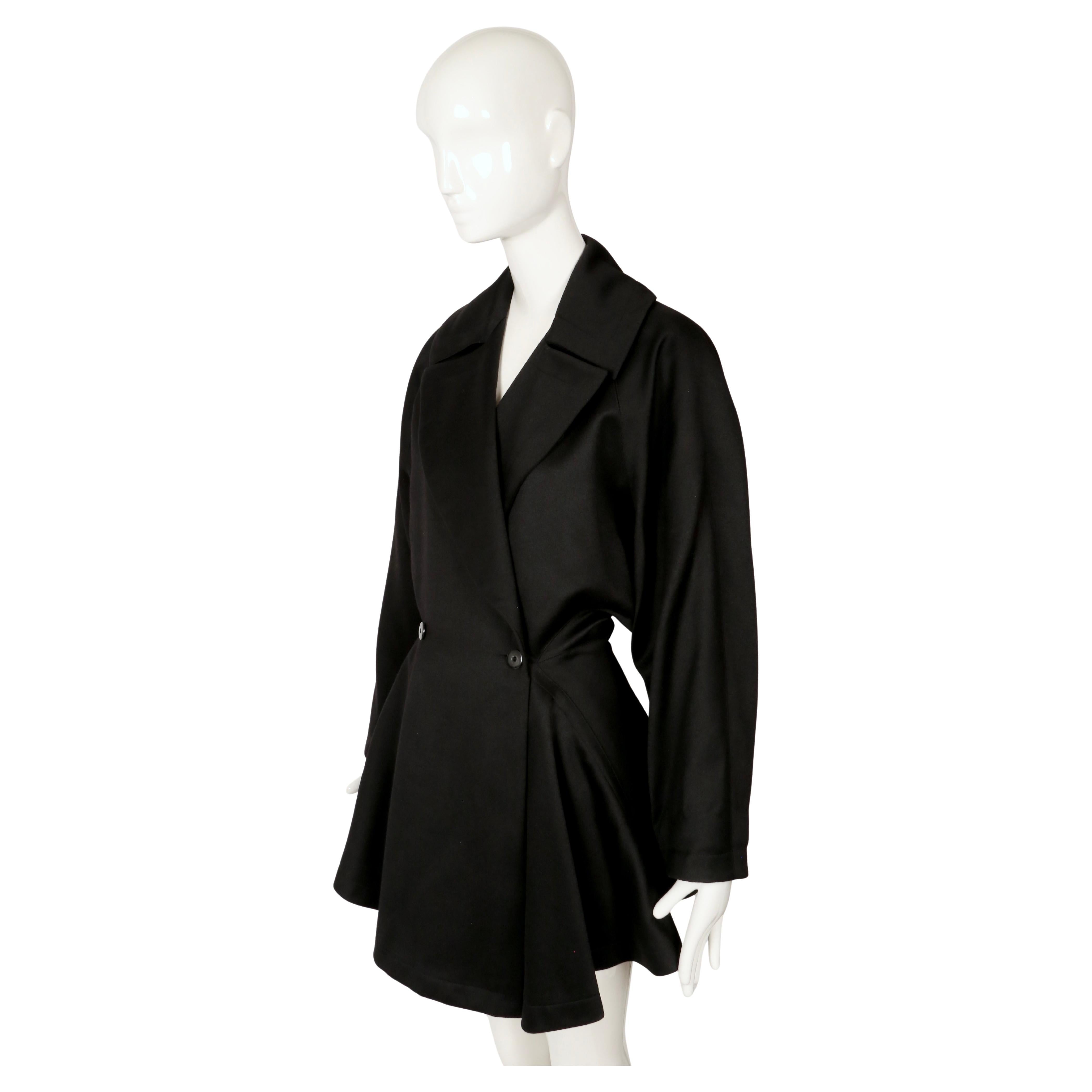 1985 Cappotto RUNWAY in gabardine di lana nera AZZEDINE ALAIA in vendita 1