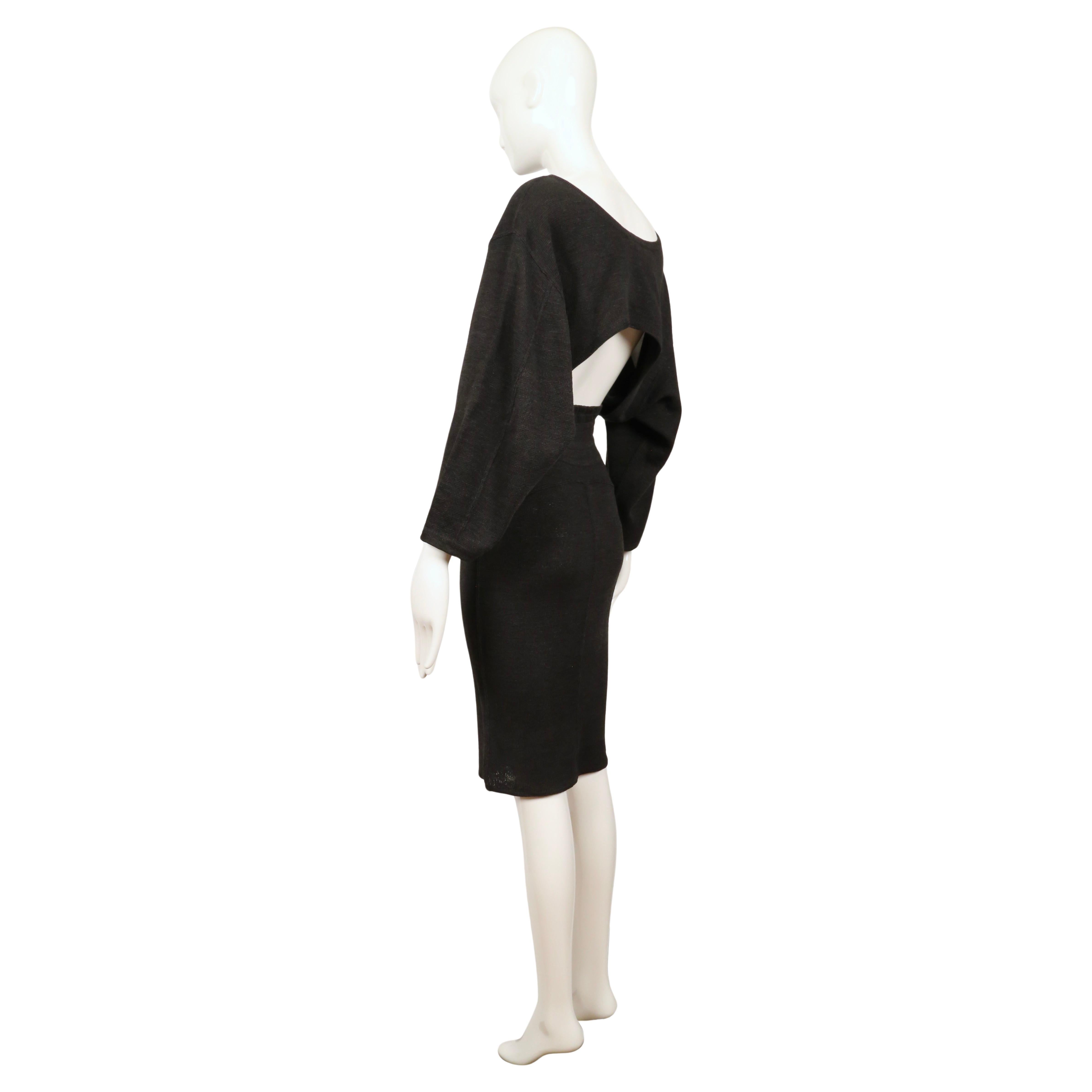 1985 AZZEDINE ALAIA black linen dress with elasticized waist & cut out back For Sale 6