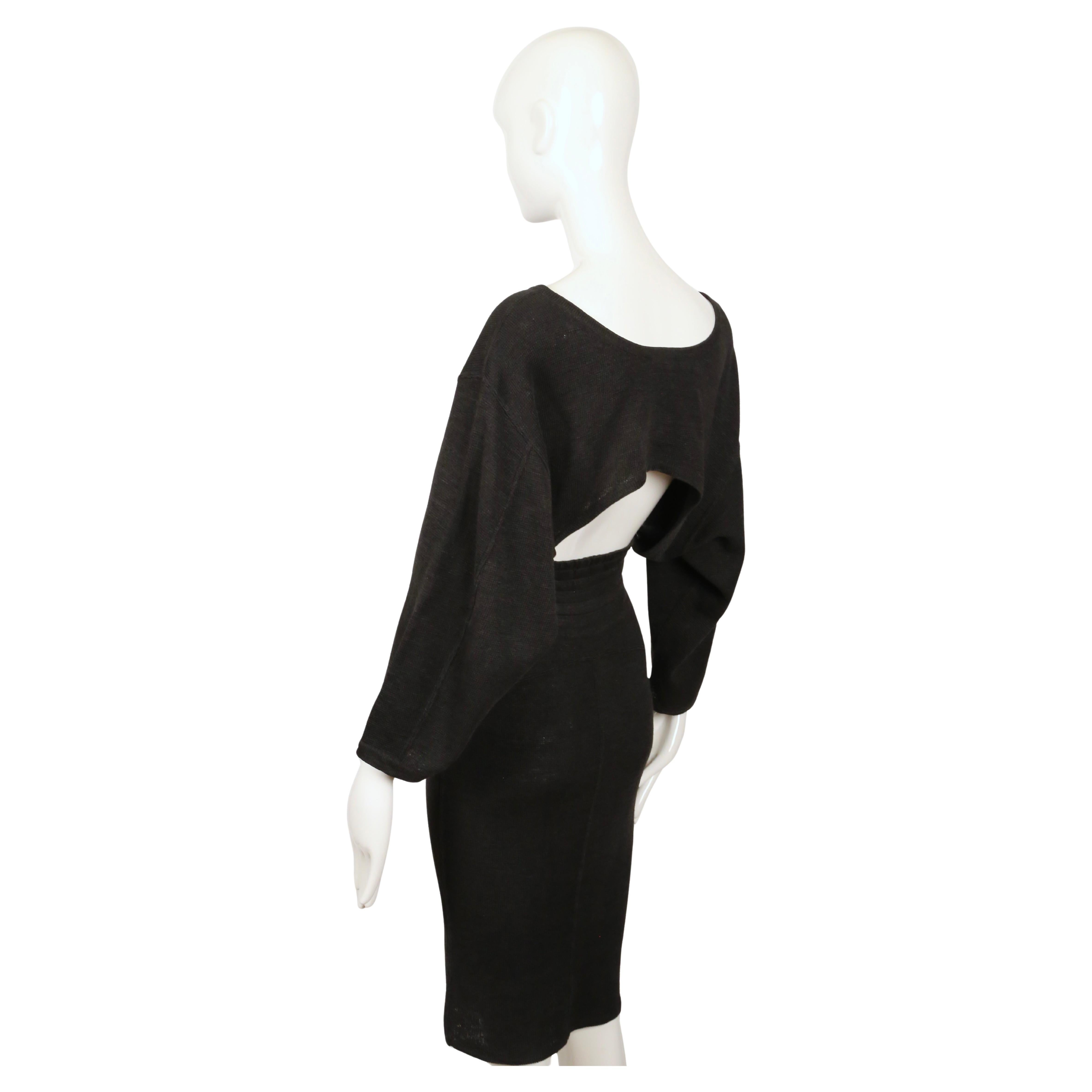 1985 AZZEDINE ALAIA black linen dress with elasticized waist & cut out back For Sale 7