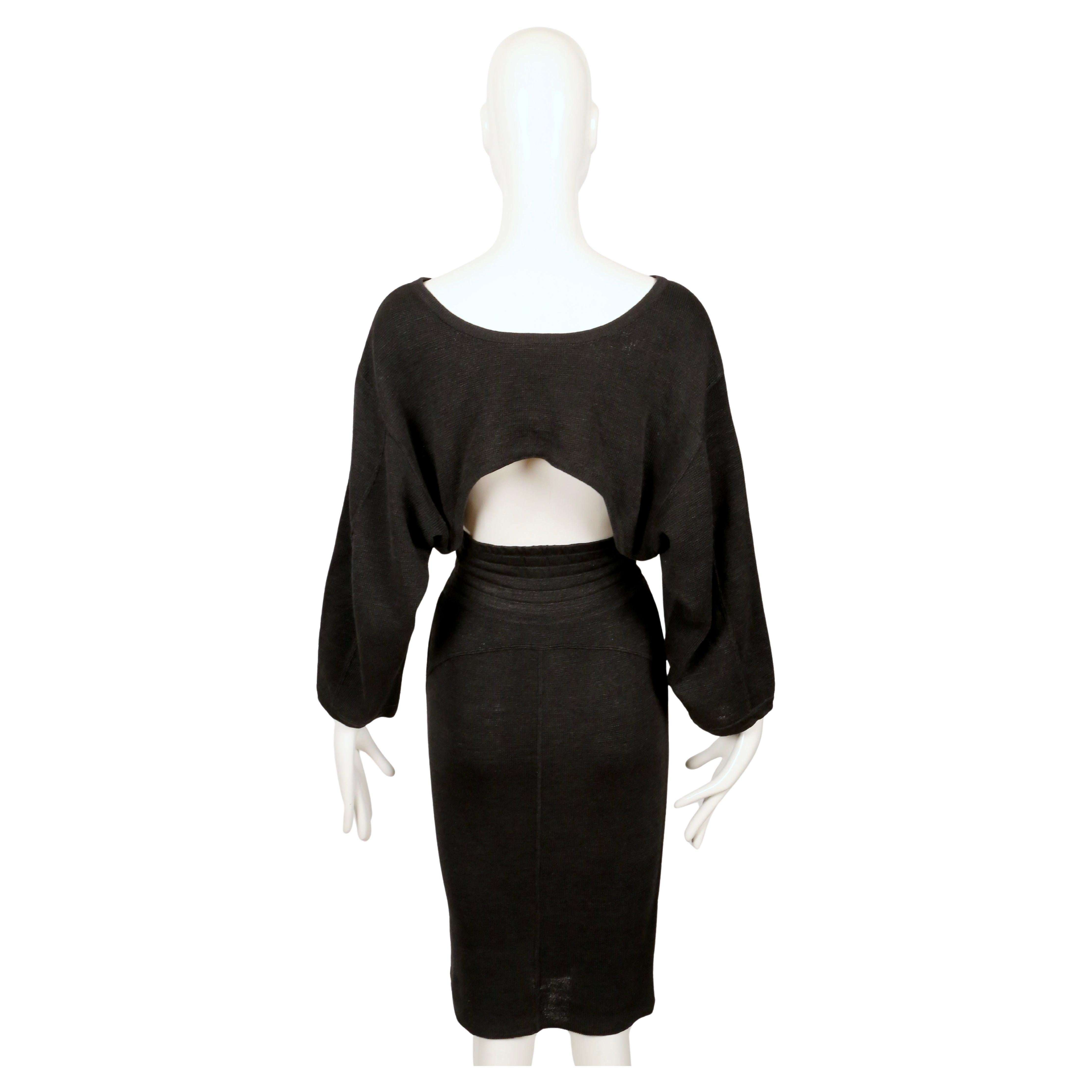 1985 AZZEDINE ALAIA black linen dress with elasticized waist & cut out back For Sale 8