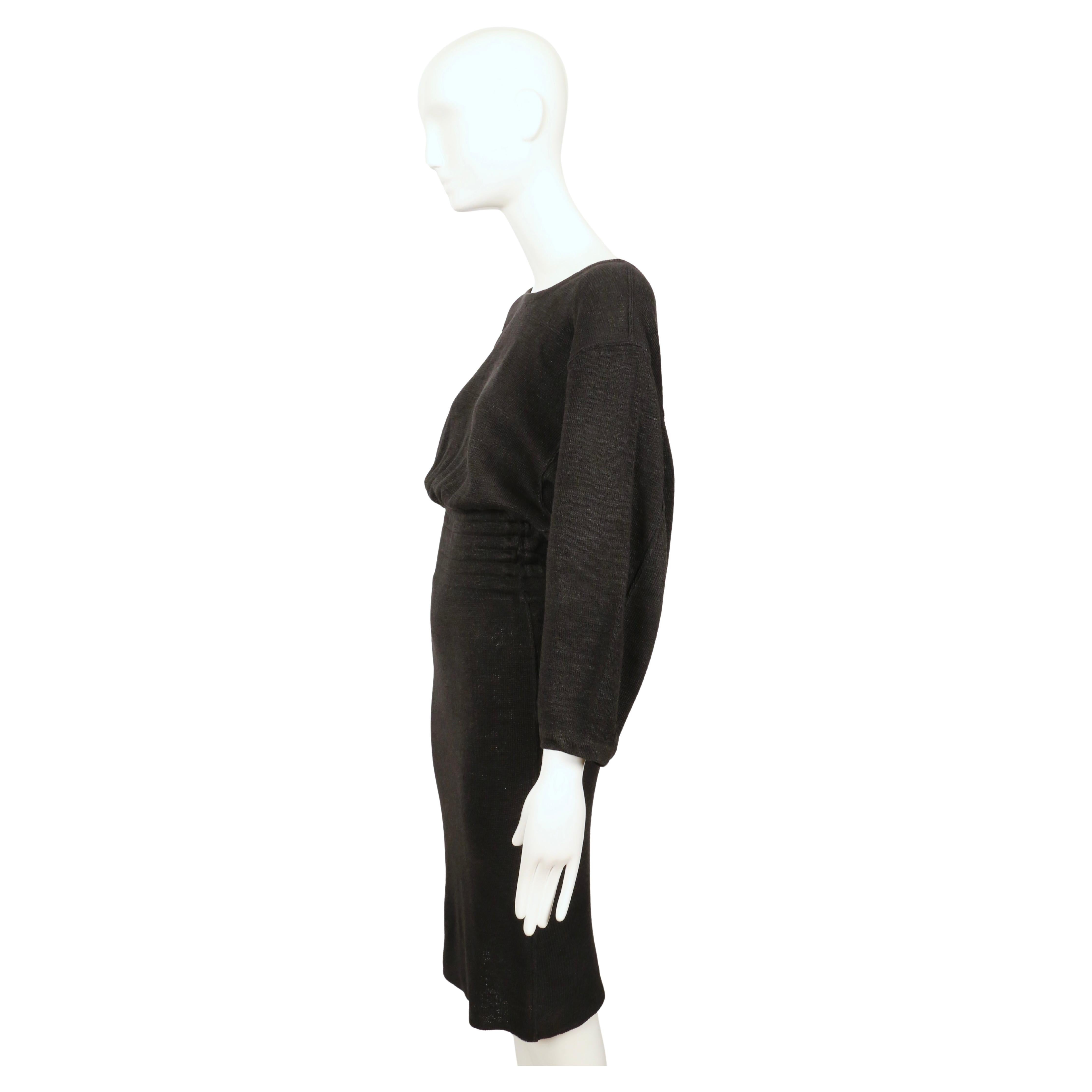 1985 AZZEDINE ALAIA black linen dress with elasticized waist & cut out back For Sale 4