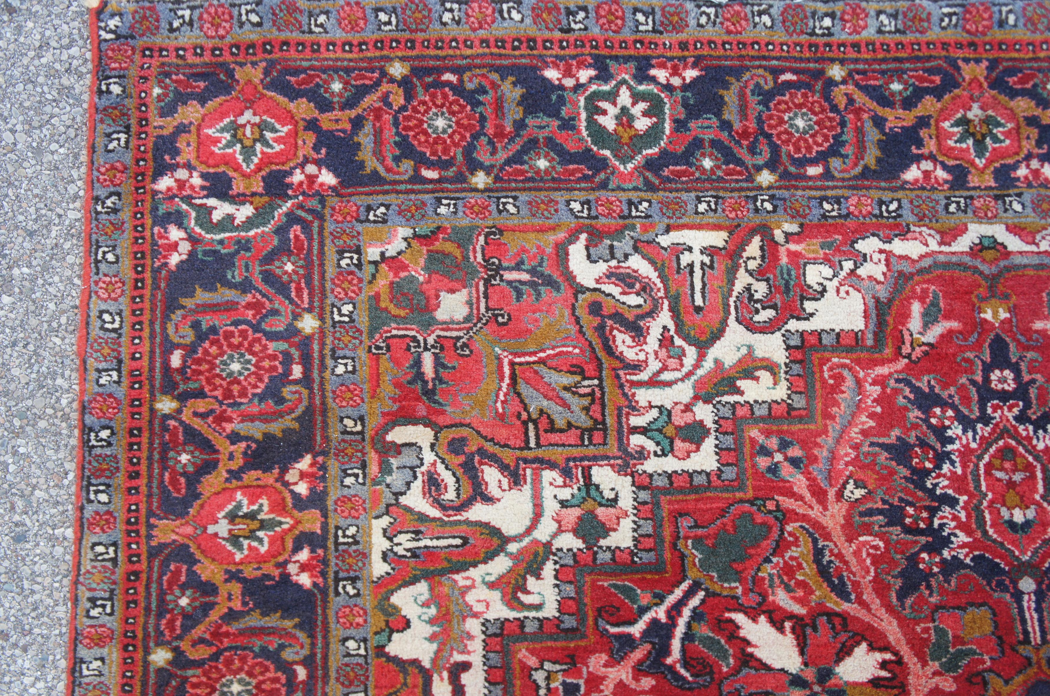 1985 Bakhtiar Iran 100% Wool Floral Medallion Area Rug Carpet For Sale 2