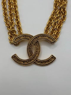 1985 Chanel CC logo necklace