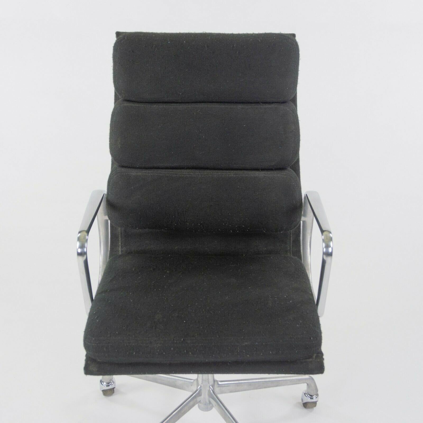 Chaise de bureau à haut dossier en tissu Herman Miller Eames Aluminum Group, 1985 en vente 4