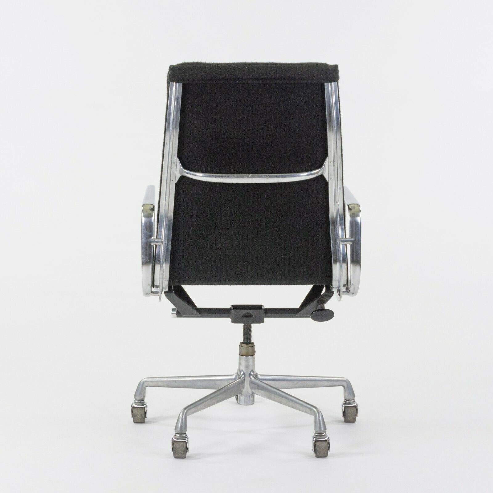 Américain Chaise de bureau à haut dossier en tissu Herman Miller Eames Aluminum Group, 1985 en vente