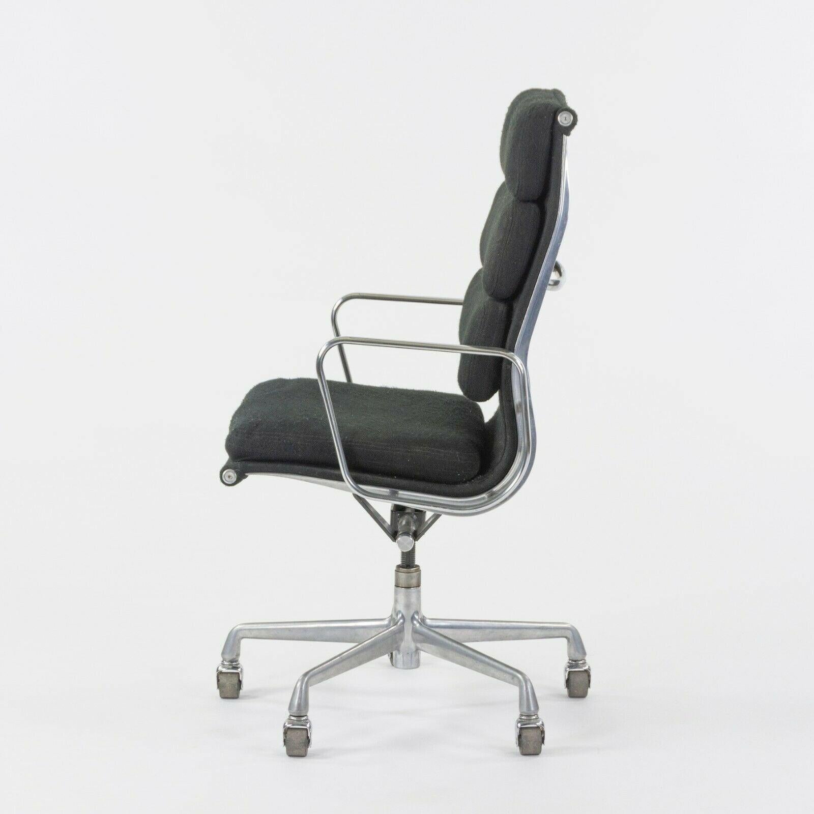 Late 20th Century 1985 Fabric Herman Miller Eames Aluminum Group Executive High Back Desk Chair For Sale