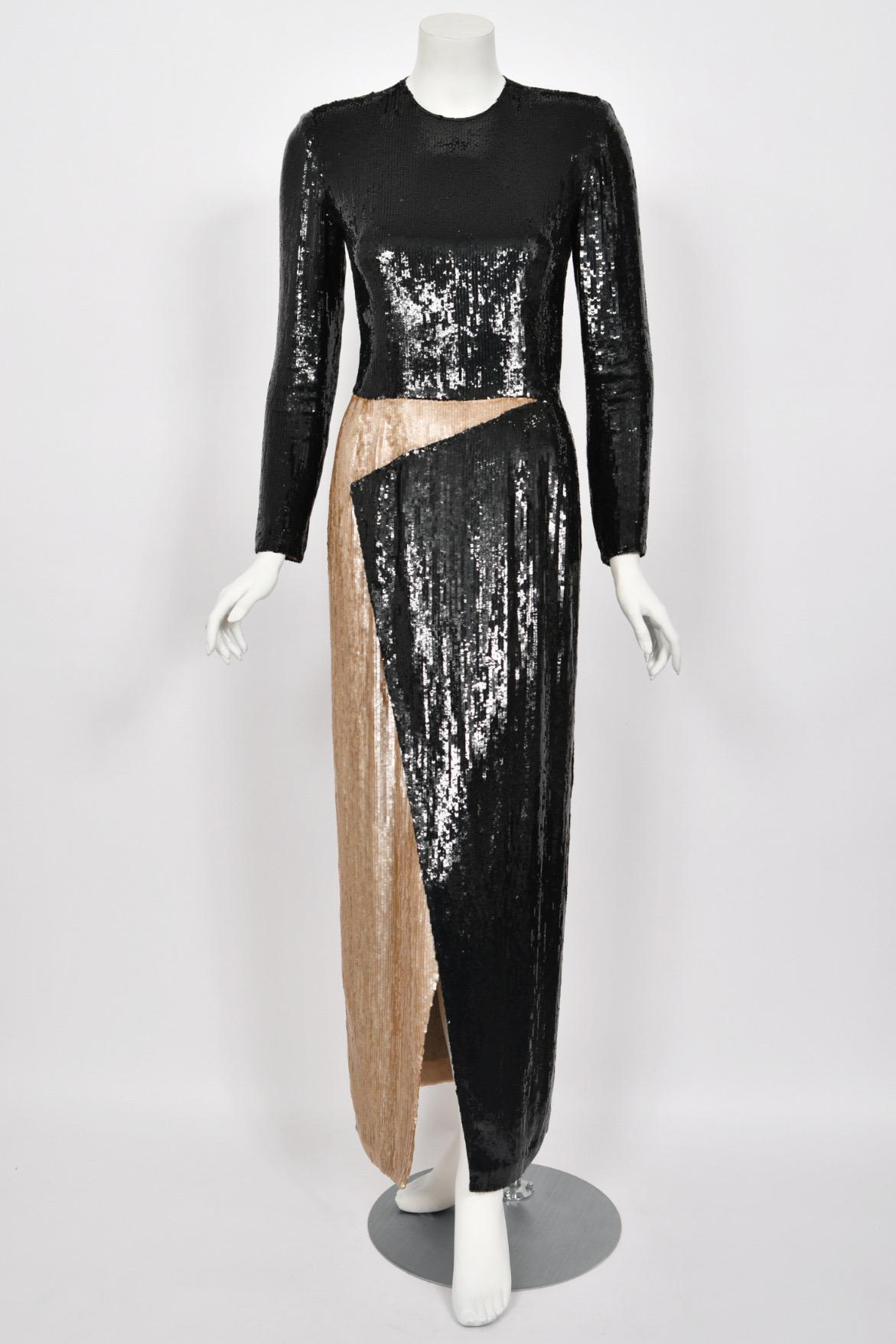 1985 Geoffrey Beene Documented Black & Gold Fully-Sequin 'Cindy Crawford' Gown In Good Condition For Sale In Beverly Hills, CA