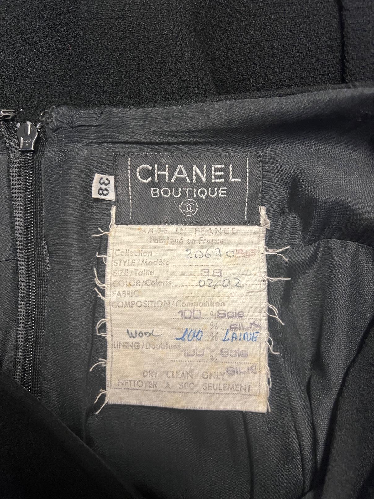 Women's 1985 Runway Chanel Black Double Tiered Wool Mini Skirt For Sale