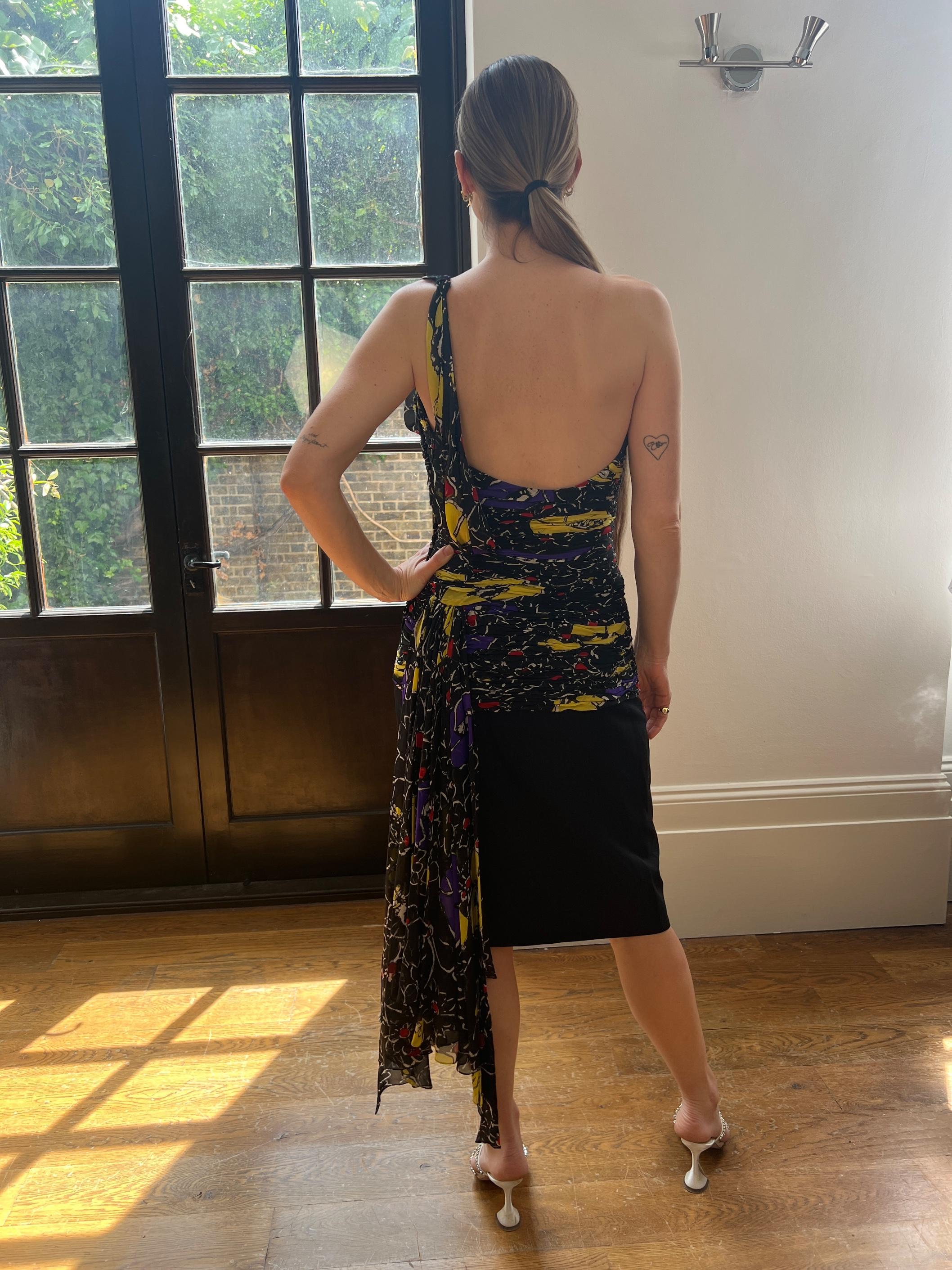 1985 Runway Documented Valentino Strapless Silk and Crepe Dress For Sale 1