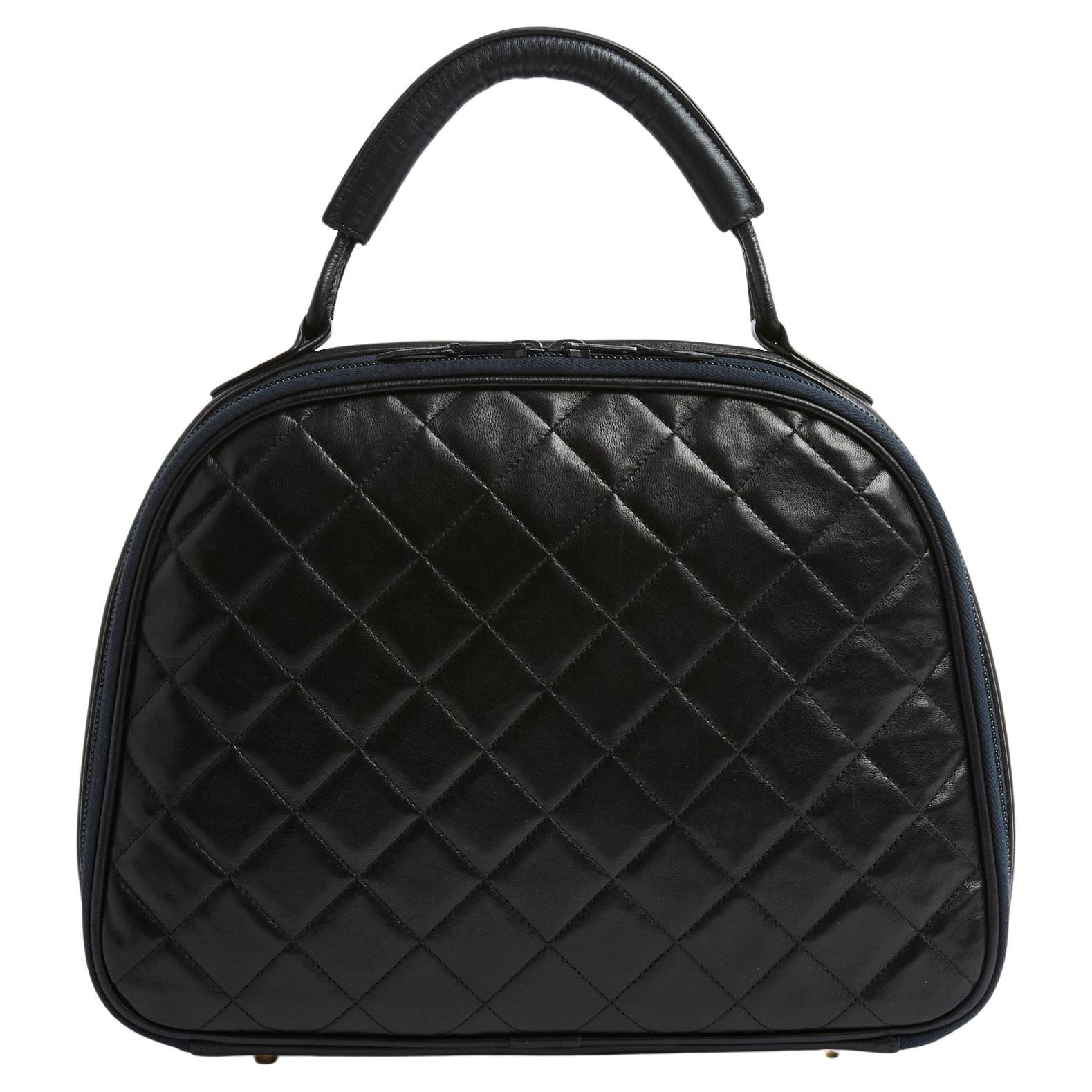 1985 Timeless Classique Black Leather Vanity Hand bag For Sale