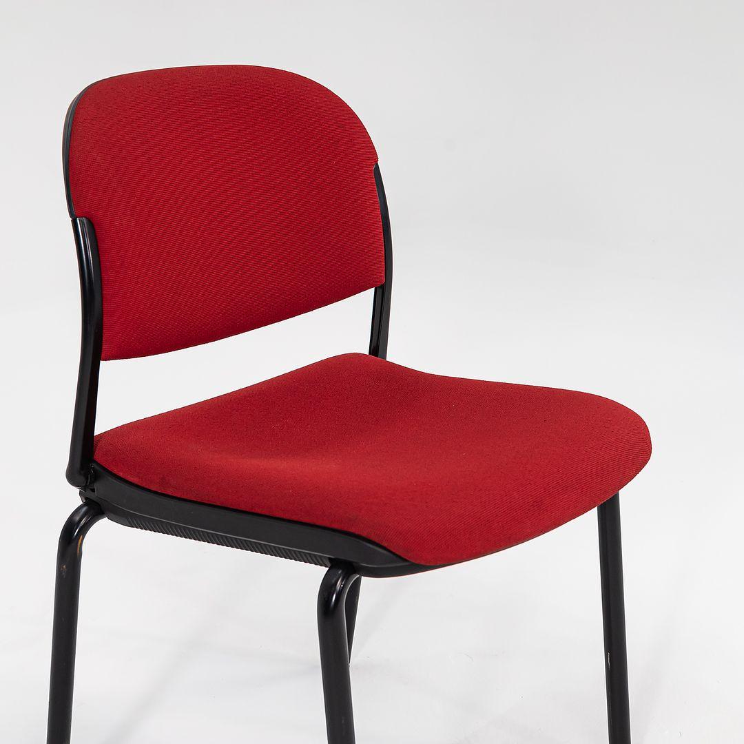 Chaises empilables Torsion 1985 de Giancarlo Piretti en tissu rouge en vente 3